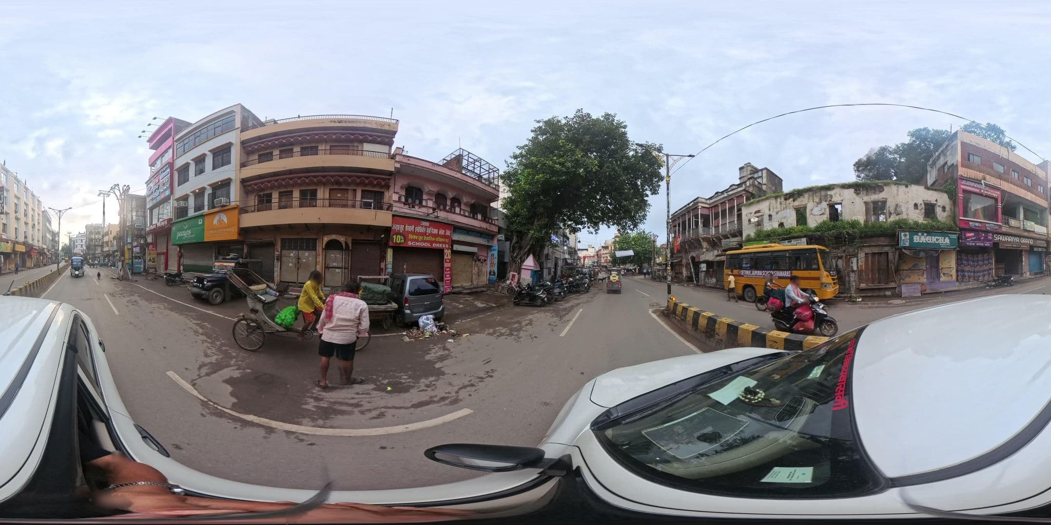Street view near Hotel JK International, Varanasi