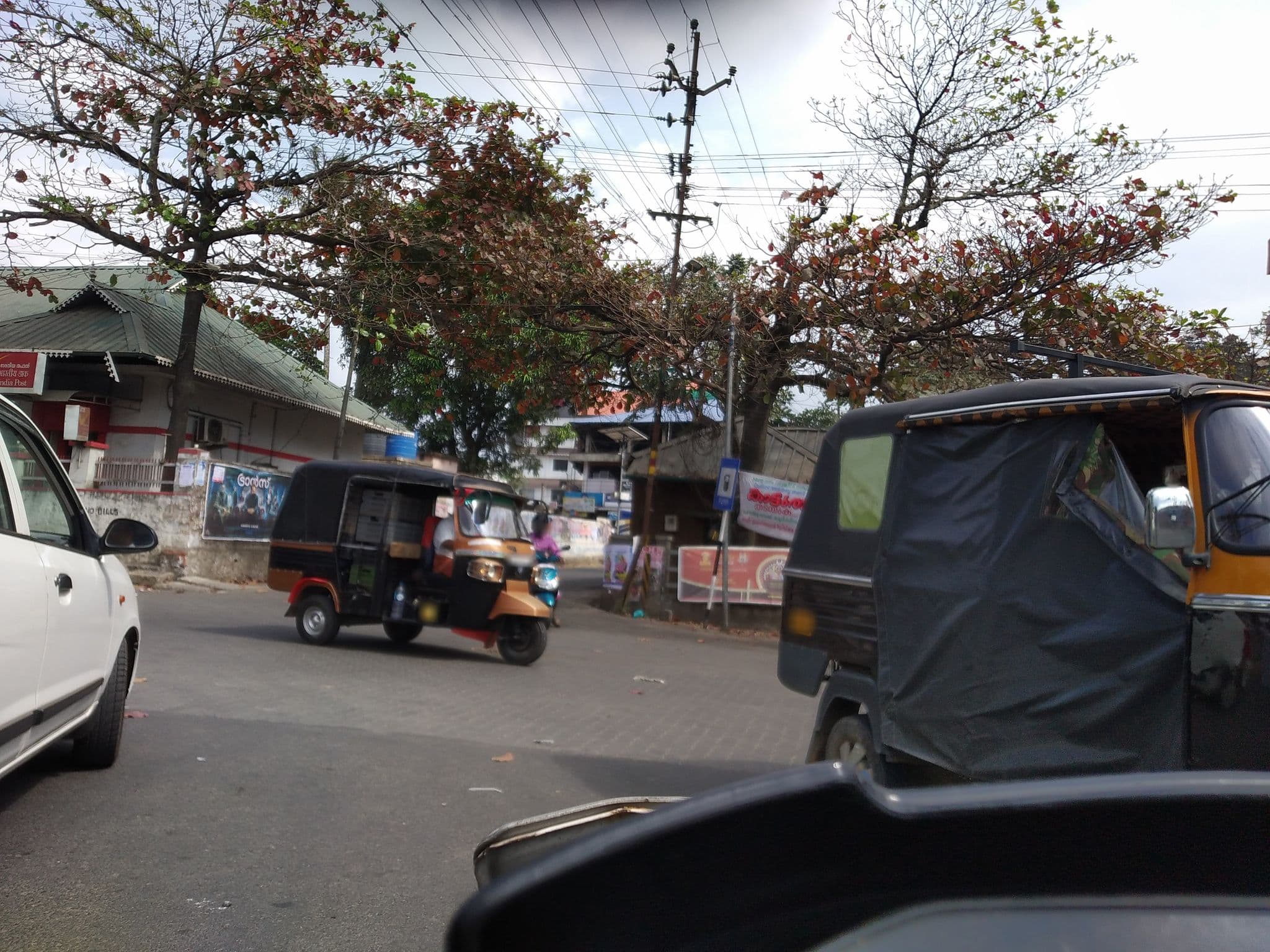 Street view near Hotel DhePutt, Cumbum — © jothishbabu (CC BY-SA · Mapillary)