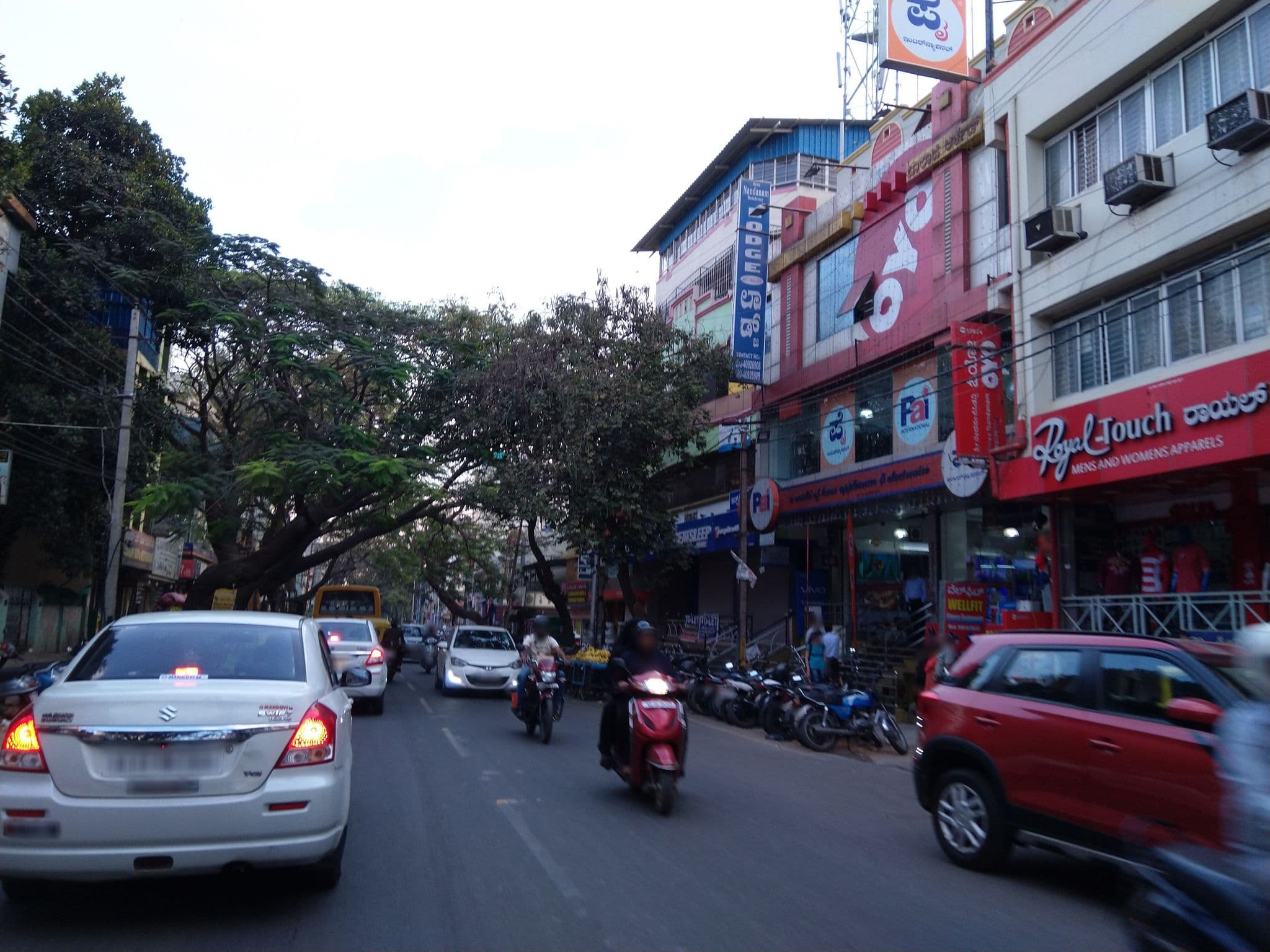 Street view near Hotel Sree Nandanam Residency, Bengaluru