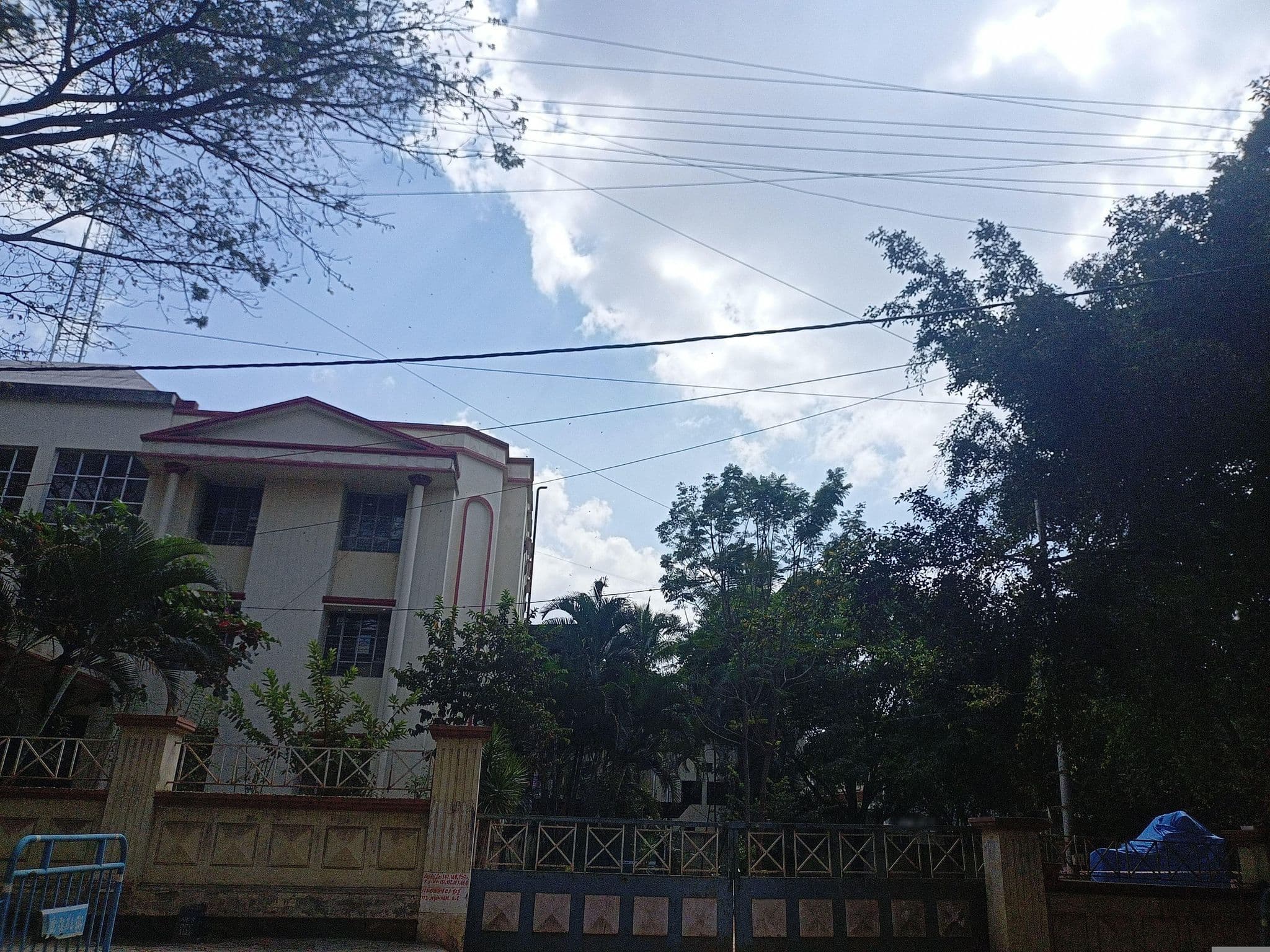 Street view near Le Foliage, Bengaluru