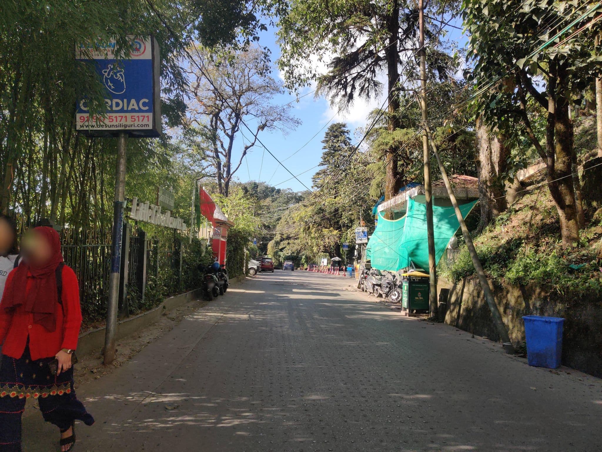 Street view near Little Tibet Resort, Dārjiling — © Annecca06 (CC BY-SA · Mapillary)