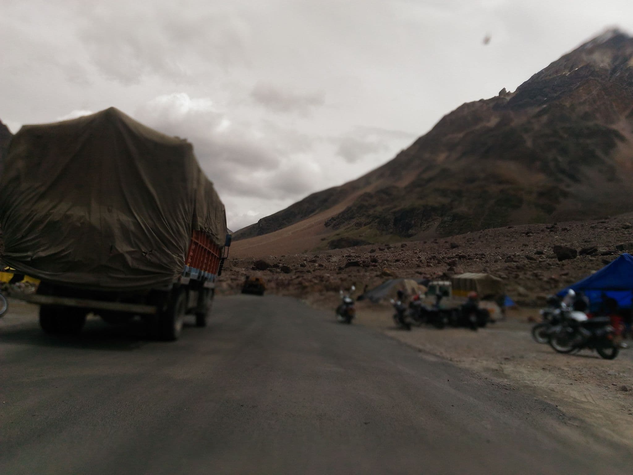 Street view near Food & bed (Dhaba), Kyelang — © srividya (CC BY-SA · Mapillary)