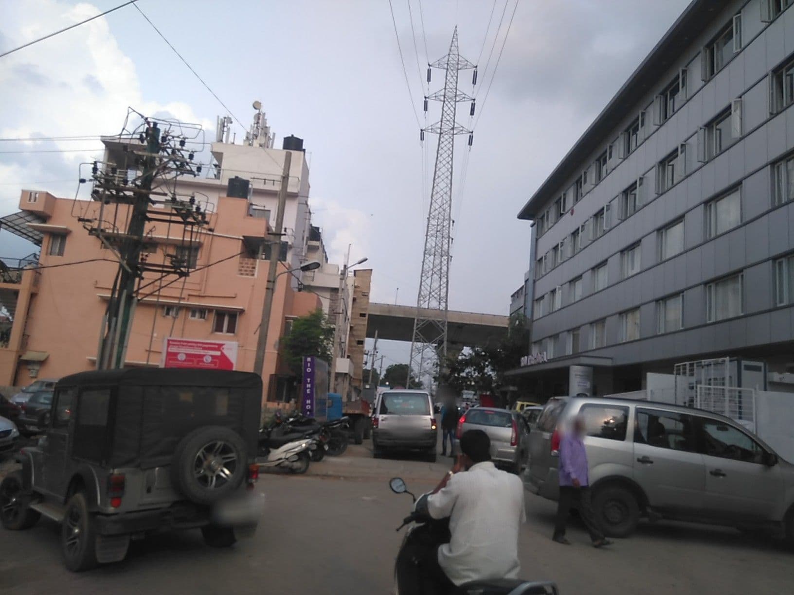 Street view near Attide biz, Yelahanka — © deepak_bicycle (CC BY-SA · Mapillary)