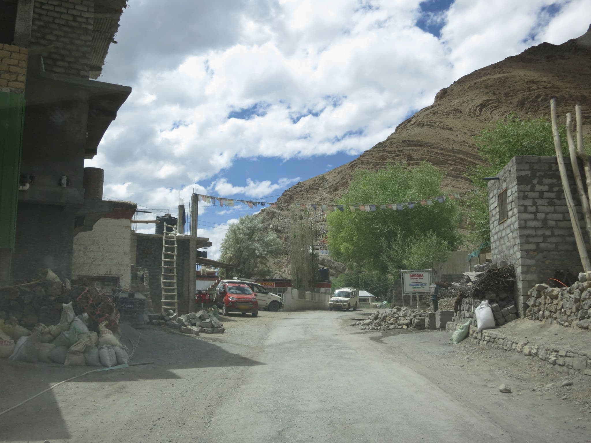 Street view near Tenzin House Homestay, Sarāhan — © lto (CC BY-SA · Mapillary)