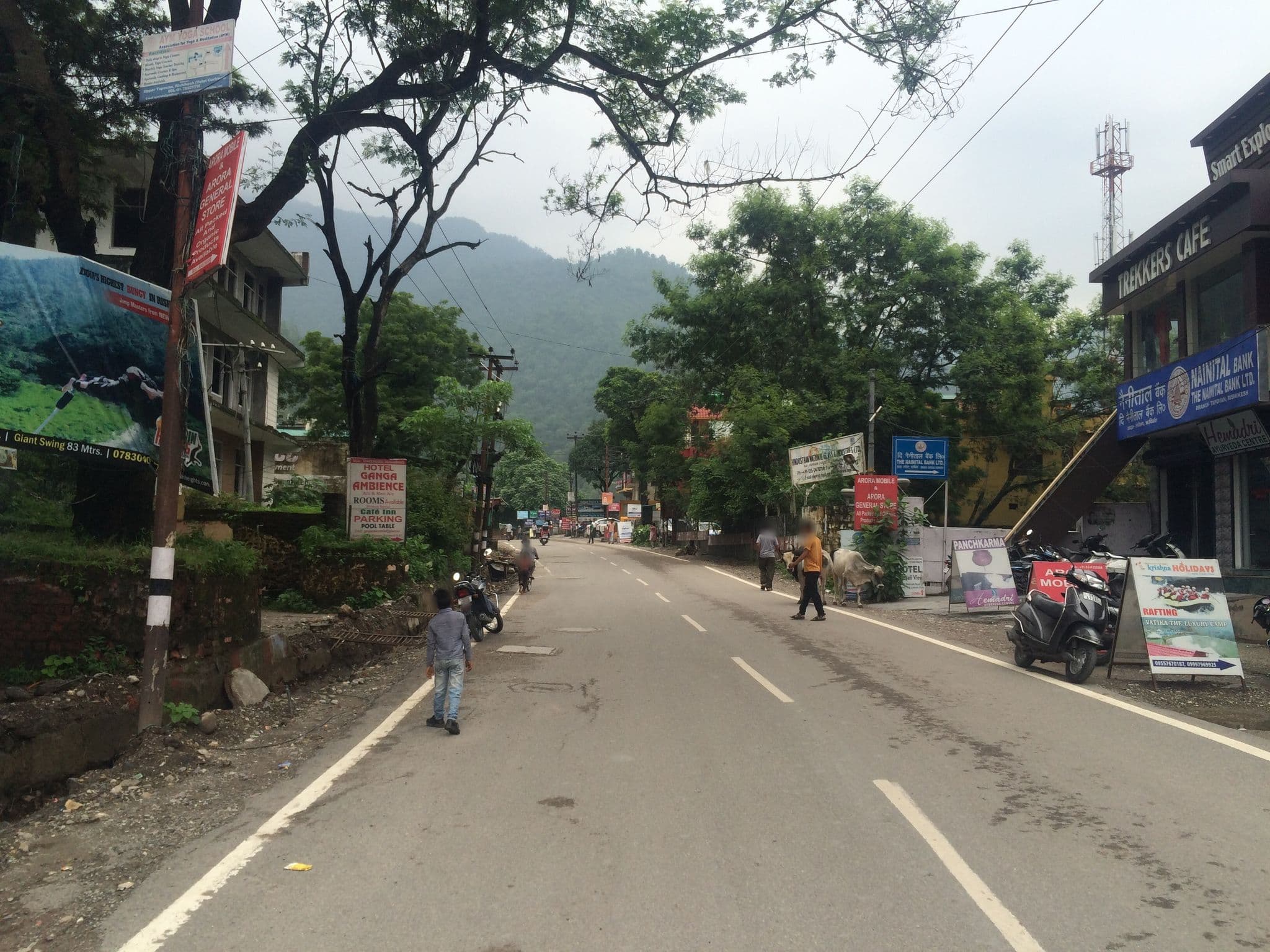 Street view near Holy Shivana, Rishīkesh