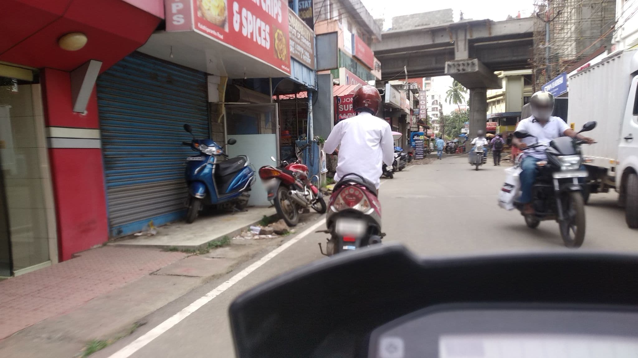 Street view near Executive Residency, Kanayannur