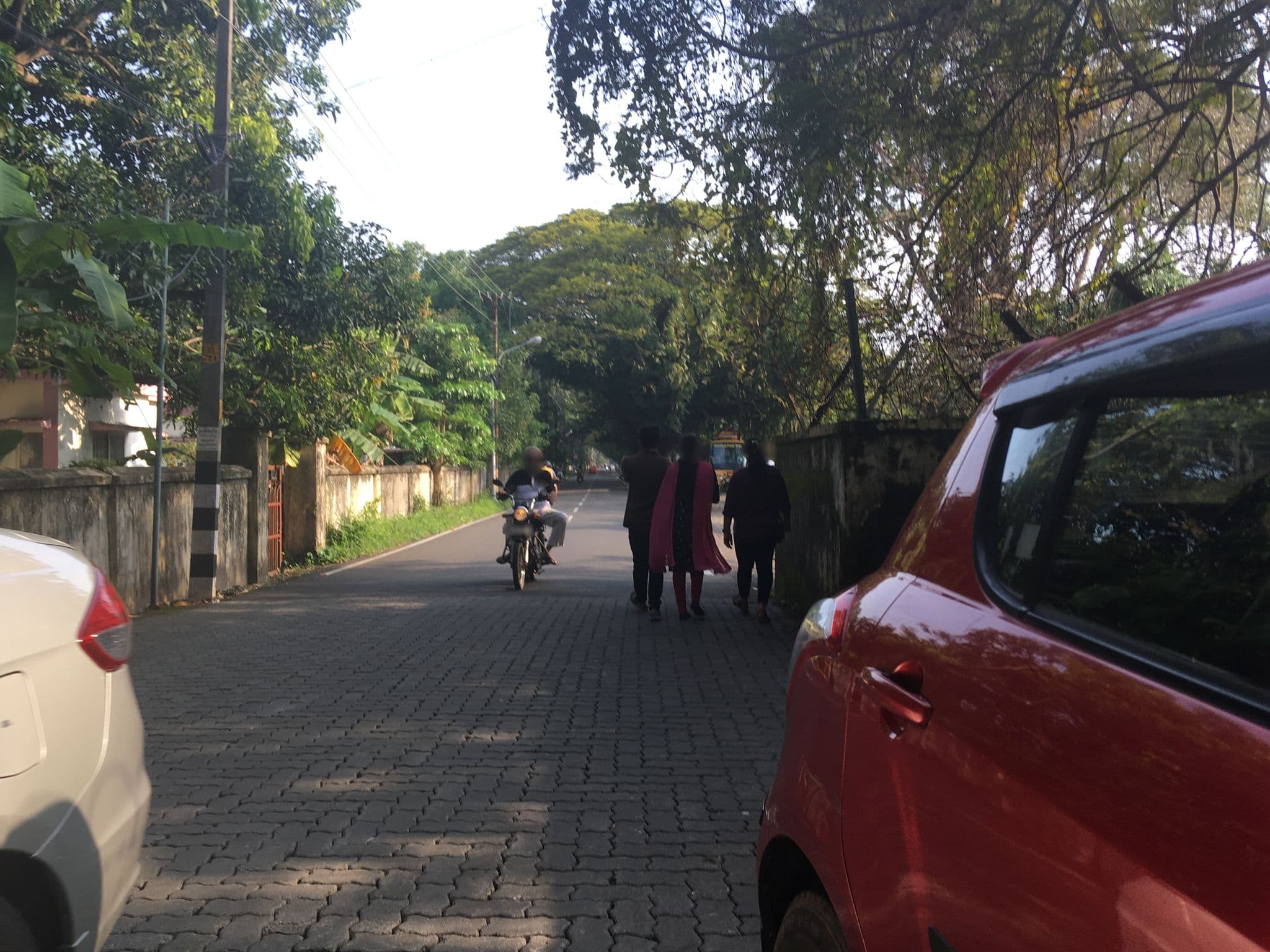 Street view near Tajmahal rooms, Vypīn — © livableurbanism (CC BY-SA · Mapillary)