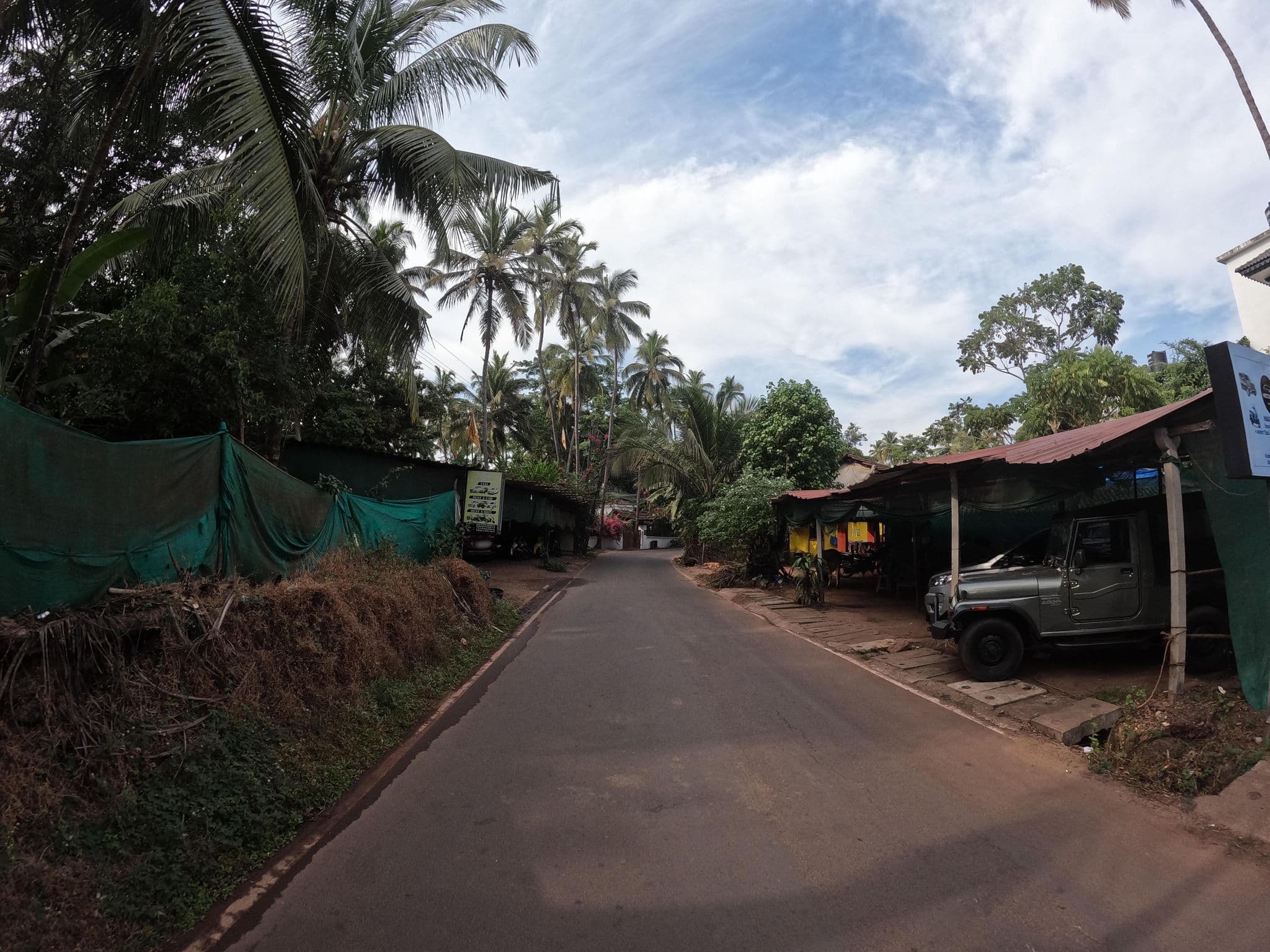 Street view near Anjuna 5BR Villa Cream w/private pool, Anjuna — © lucomsky (CC BY-SA · Mapillary)