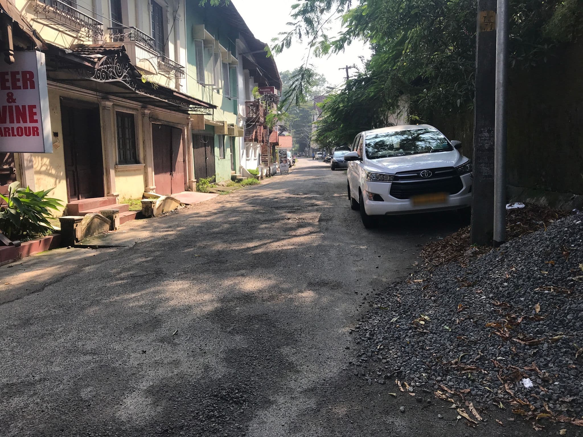 Street view near Roses Inn, Vypīn — © livableurbanism (CC BY-SA · Mapillary)