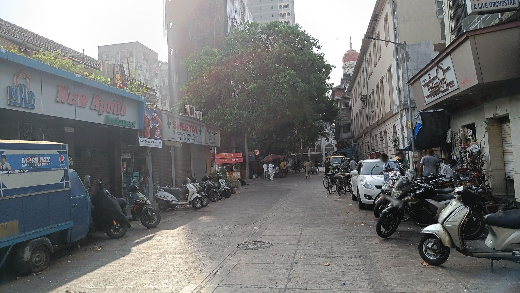 Street view near Hotel Volga, Kegaon — © varunbhakhri (CC BY-SA · Mapillary)