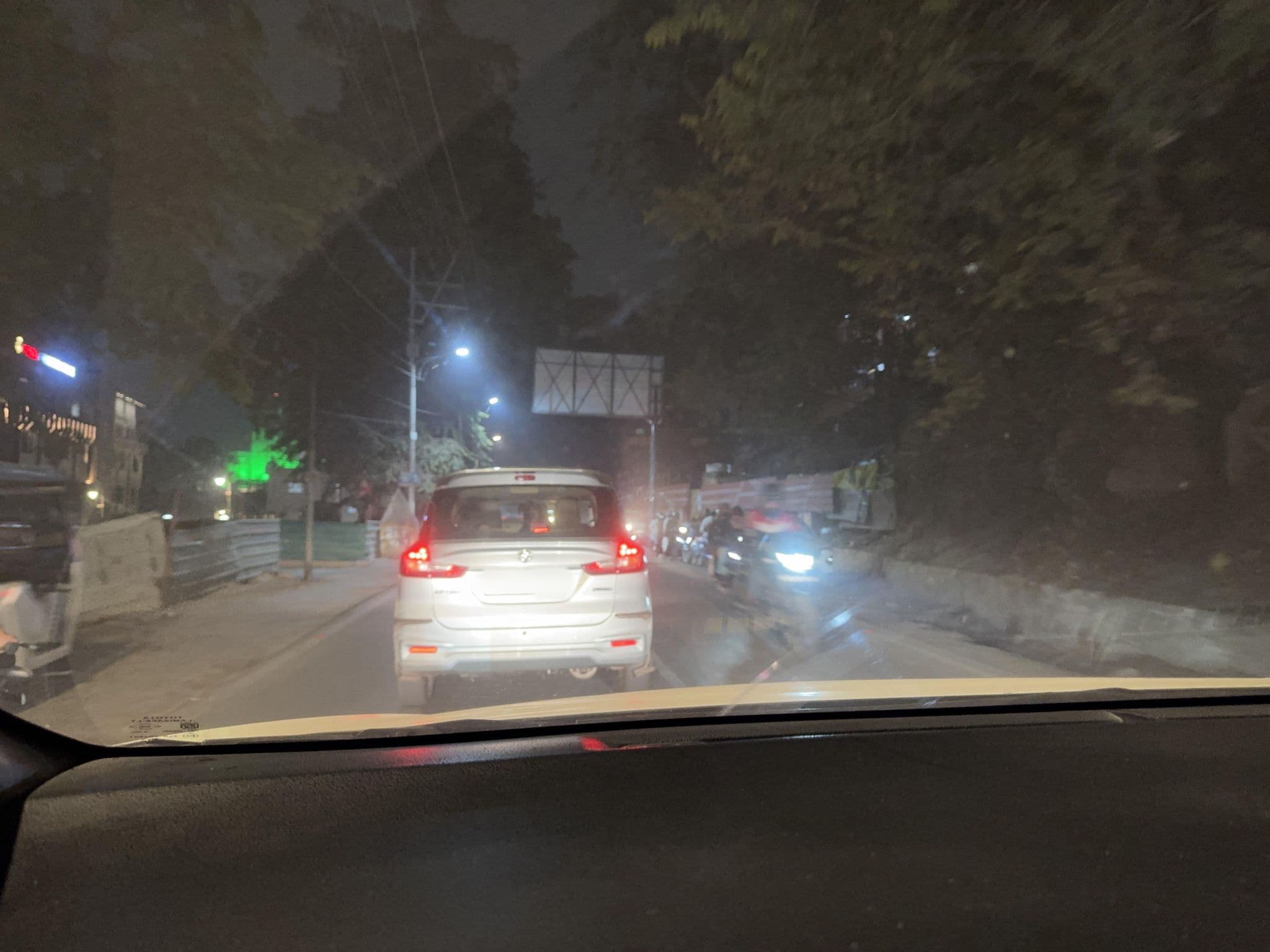 Street view near Ganga sthal apartment, Rishīkesh