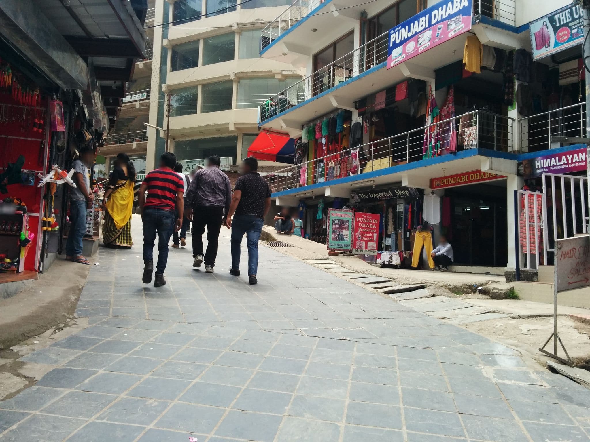 Street view near Dream, Dharamsala