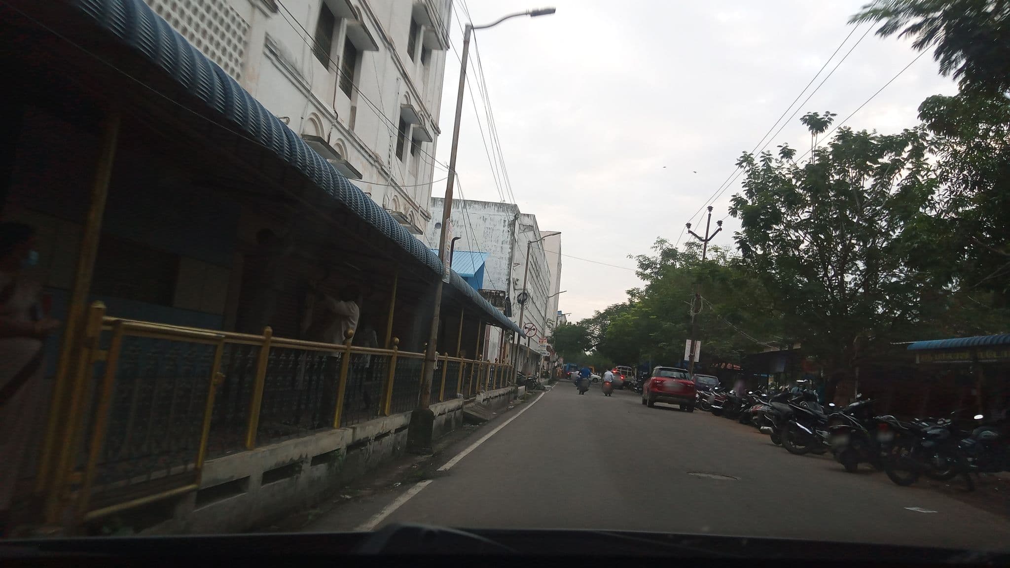 Street view near D.R.Hotel (Parliament Hotel), Puducherry — © pradeepbv (CC BY-SA · Mapillary)