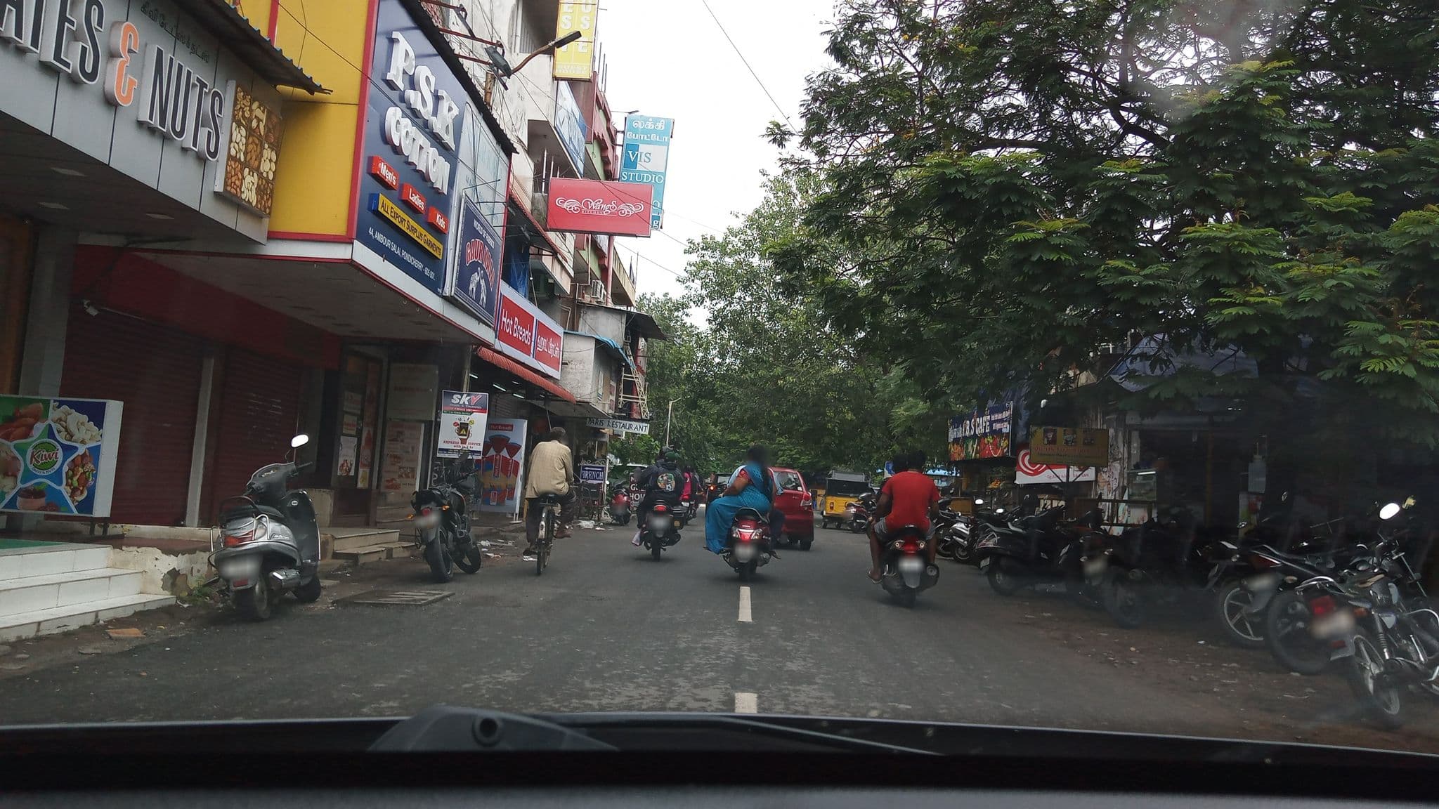 Street view near French guest house, Puducherry — © pradeepbv (CC BY-SA · Mapillary)