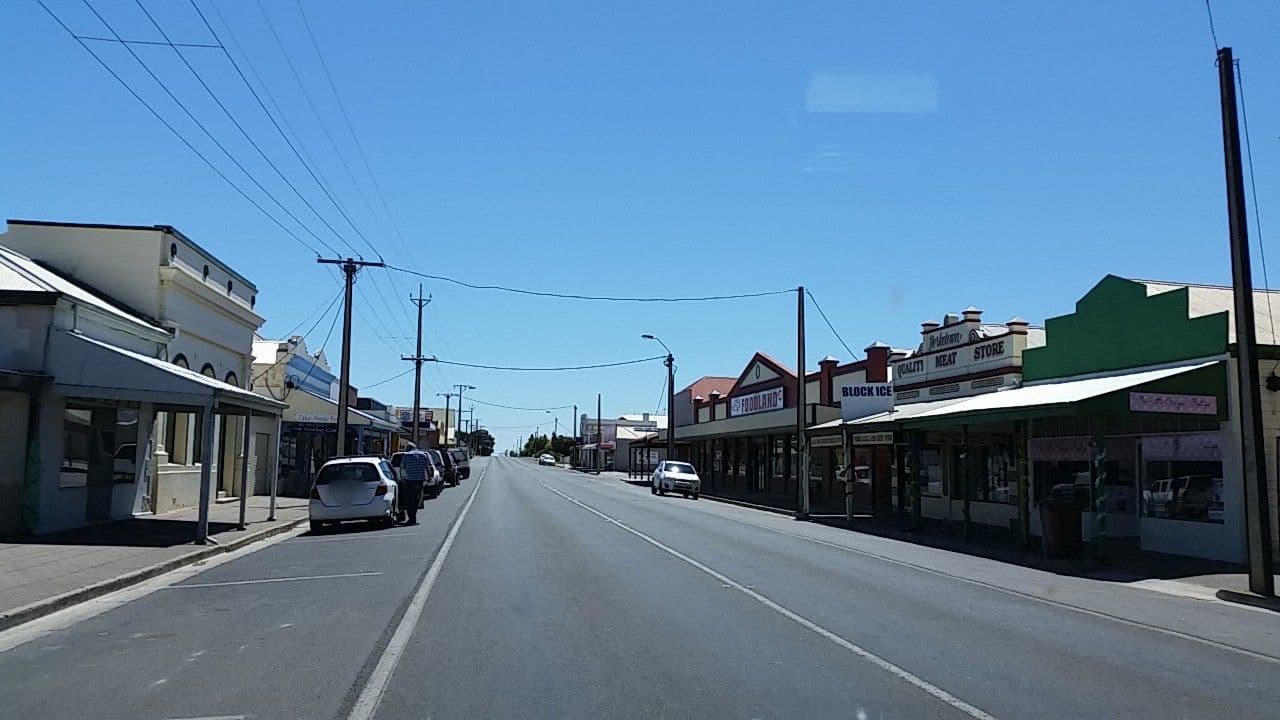 Street view near Yorke Hotel, Minlaton — © didz (CC BY-SA · Mapillary)