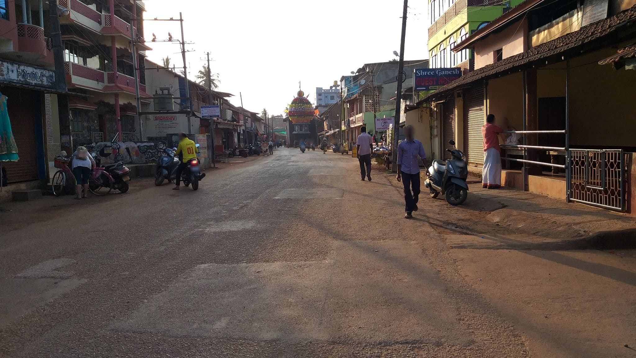 Street view near Savitri Guesthouse, Gokarna