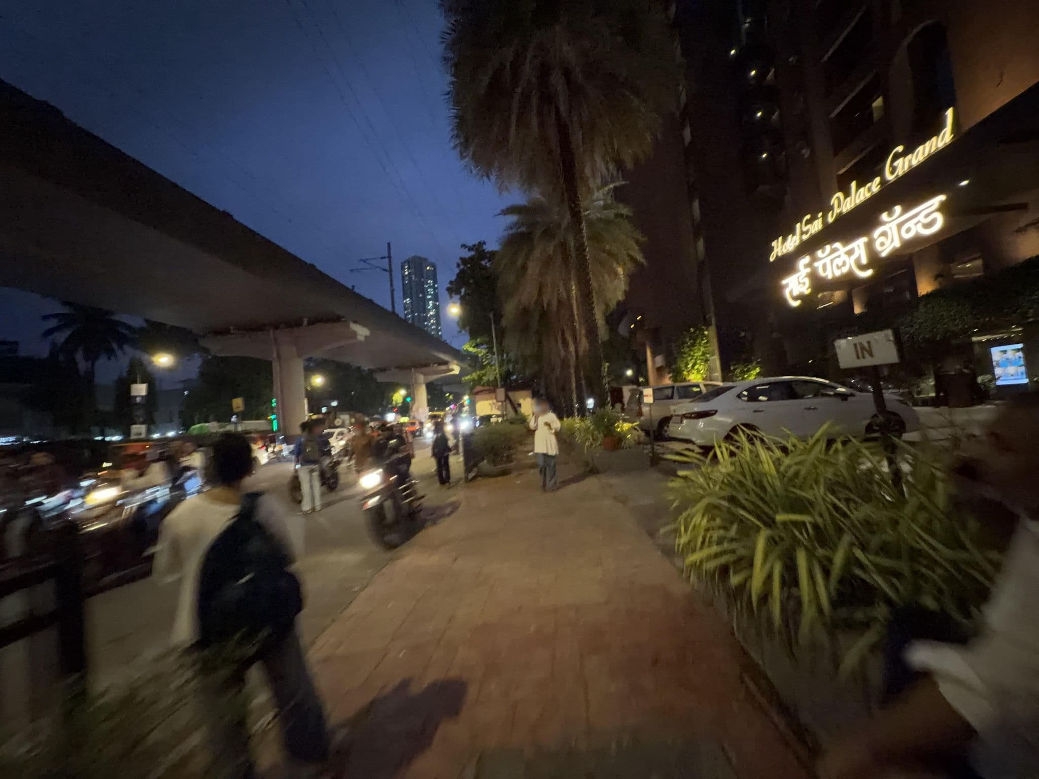 Street view near Hotel Sai Palace Grand, Borivli — © SidStark (CC BY-SA · Mapillary)