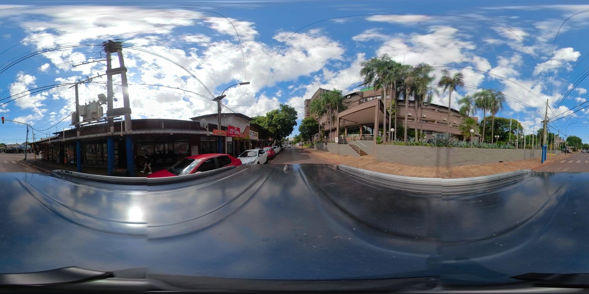 Street view near El Libertador, Puerto Iguazú