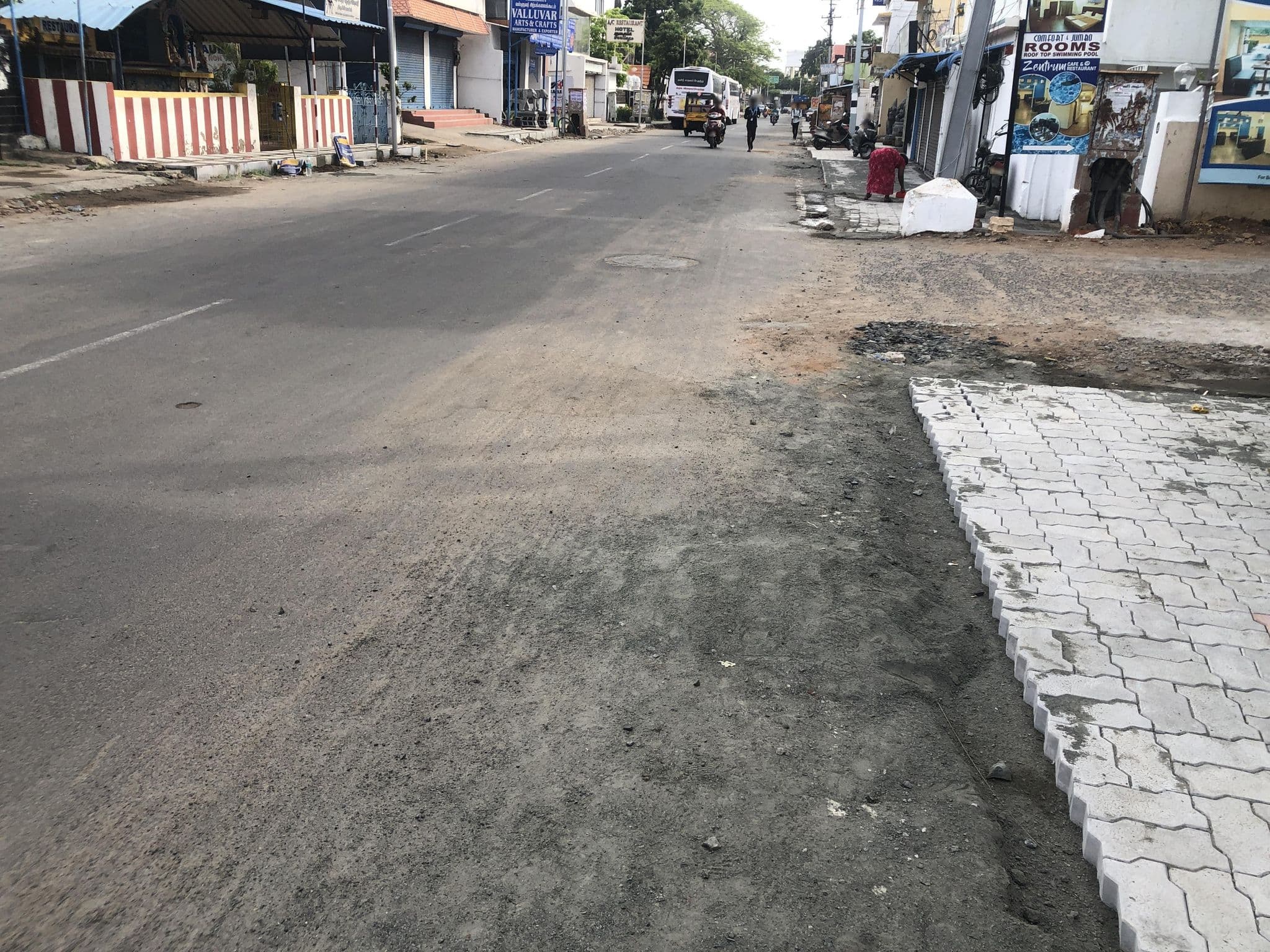 Street view near Guru Loge, Mahabalipuram — © olily (CC BY-SA · Mapillary)