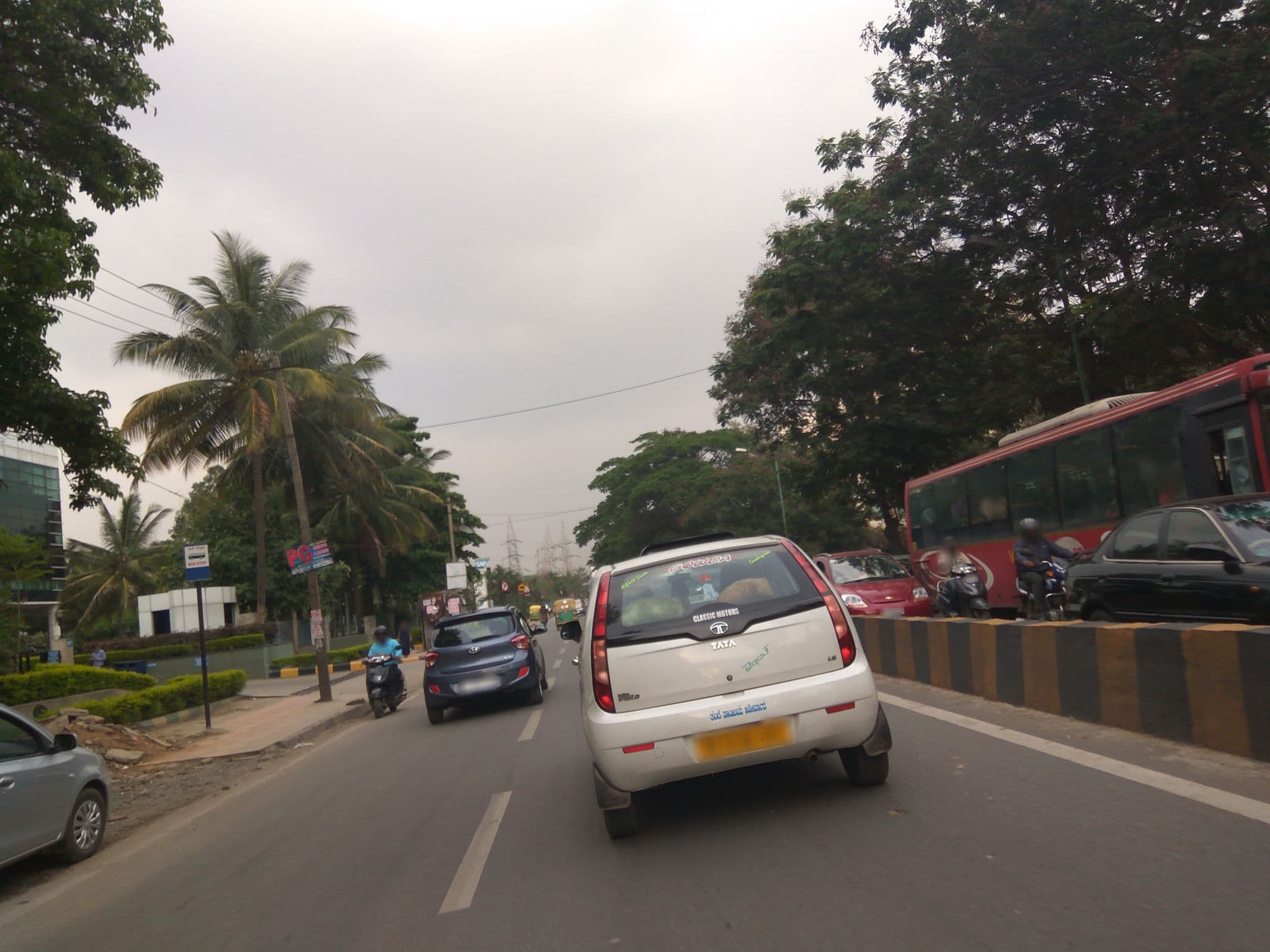 Street view near Radha Hometel, Dommasandra — © natarajakaveeti (CC BY-SA · Mapillary)