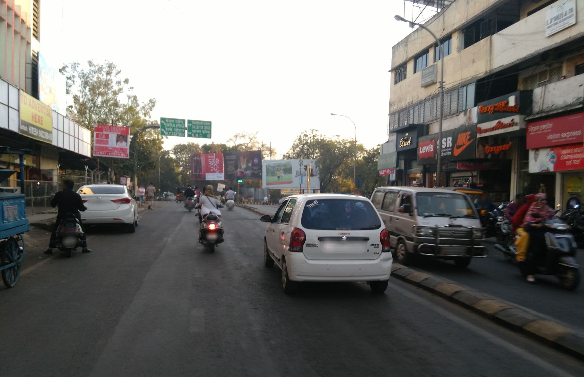 Street view near Tuli International, Nagpur — © xavier04 (CC BY-SA · Mapillary)