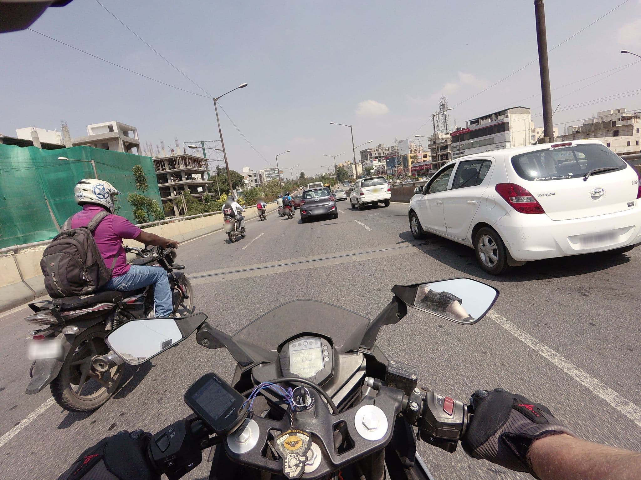 Street view near The Pommels, Bengaluru