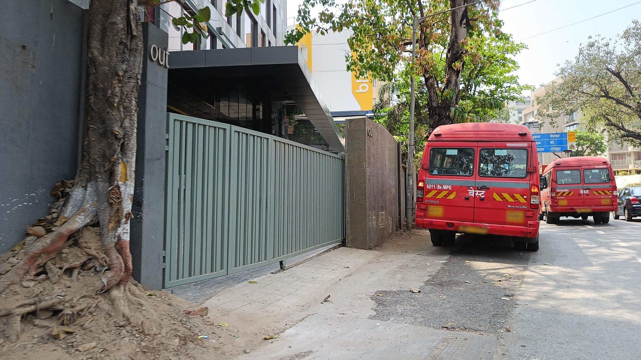 Street view near Hyatt Centric, Mumbai — © varunbhakhri (CC BY-SA · Mapillary)