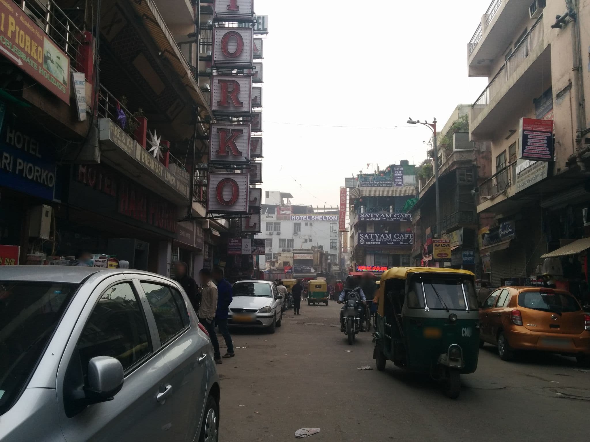 Street view near Hari Piorko, Delhi — © sashazykov (CC BY-SA · Mapillary)