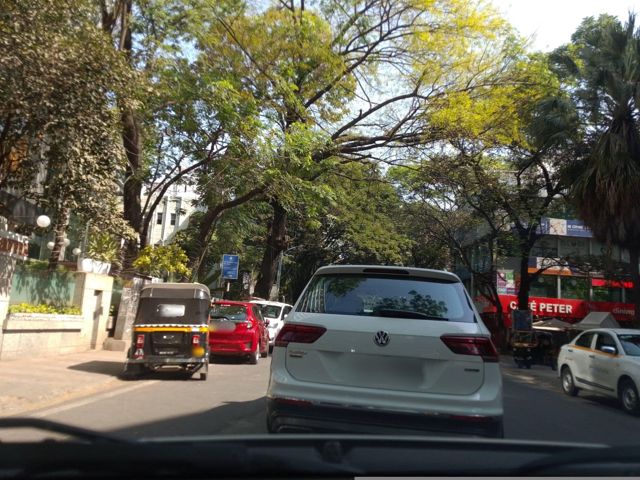 Street view near Hotel Shreyas, Pune — © nileshjagtap (CC BY-SA · Mapillary)