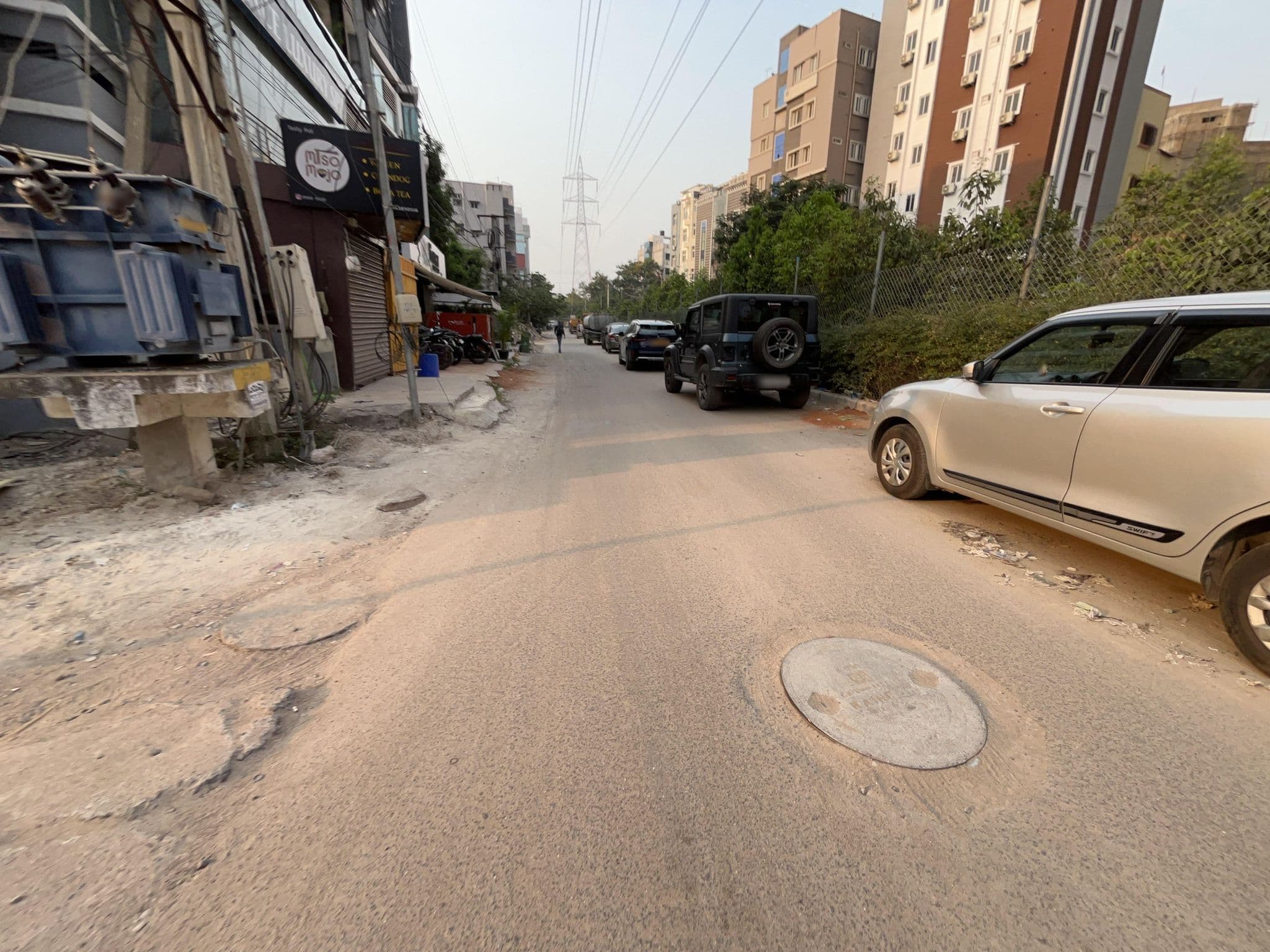 Street view near veera empire,Ishthara premier, Nārsingi — © Hemanth0115 (CC BY-SA · Mapillary)