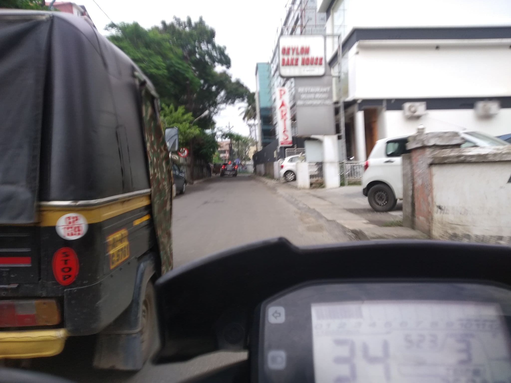 Street view near Ceylon Bake House, Kanayannur