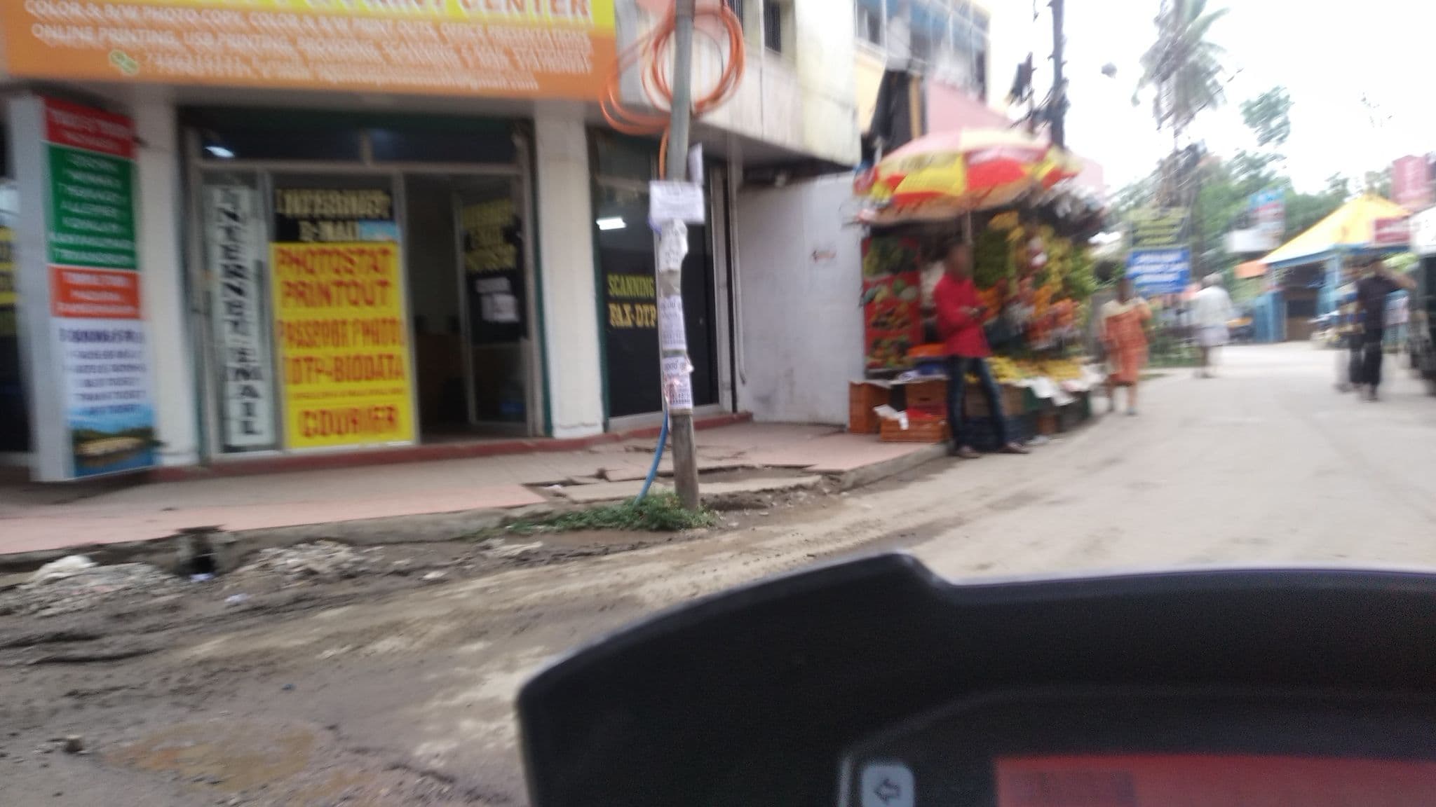 Street view near Hotel Shaziya, Kanayannur