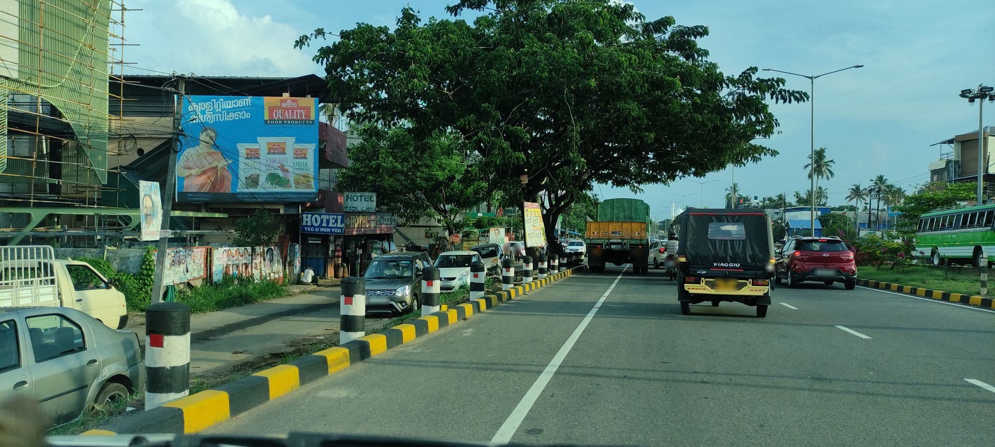 Street view near Hotel Safal, Maradu — © V15 (CC BY-SA · Mapillary)
