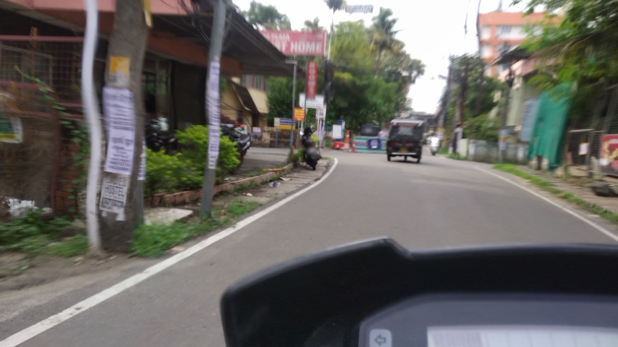 Street view near Century Plaza Tourist Home, Kanayannur