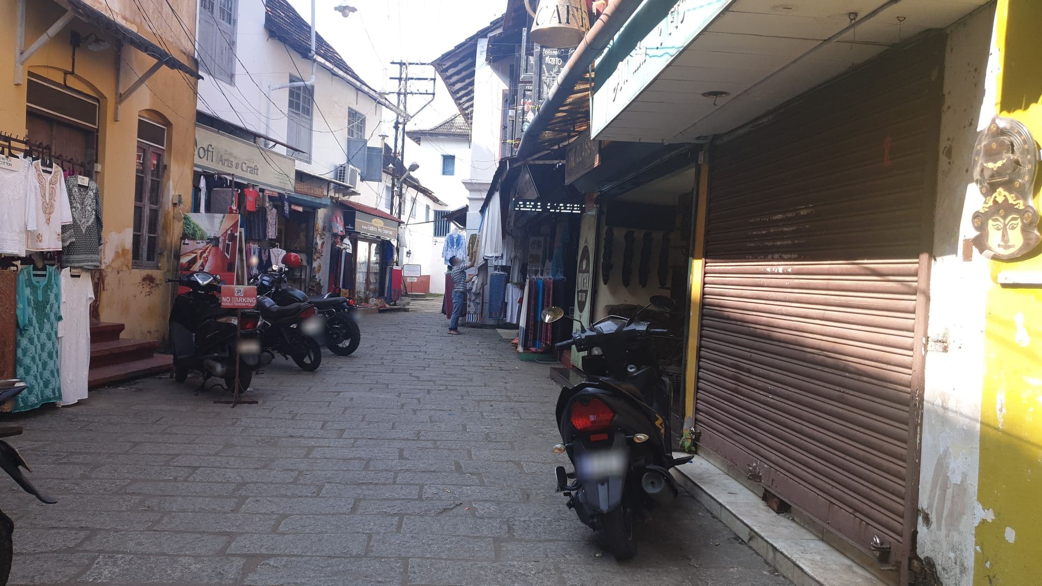 Street view near The Postcard Mandalay Hall, Kochi, Kanayannur