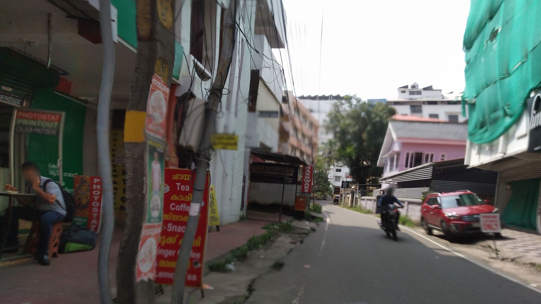 Street view near Metro Lodge, Kanayannur