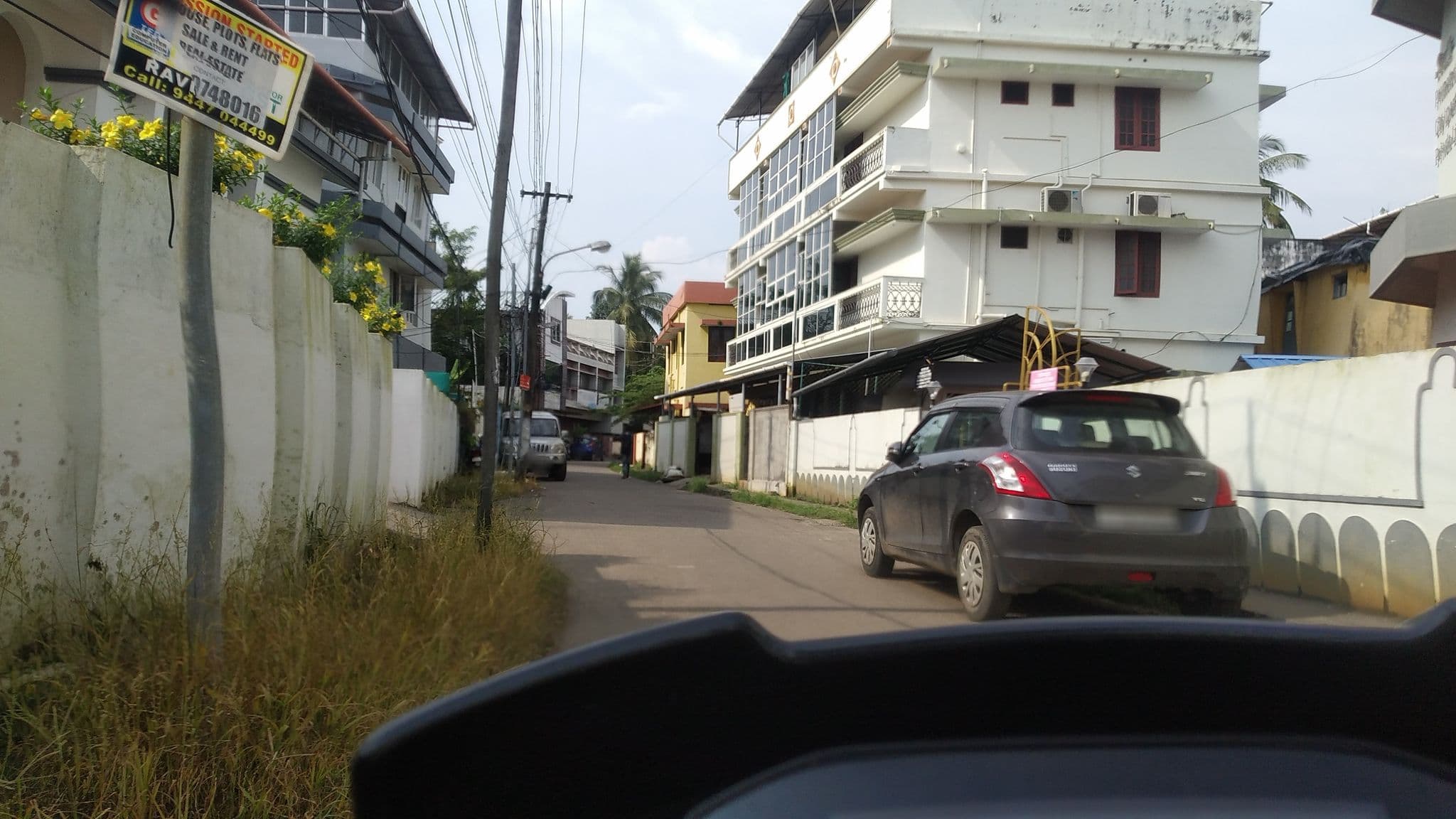 Street view near Mia Ladies Hostel, Kanayannur