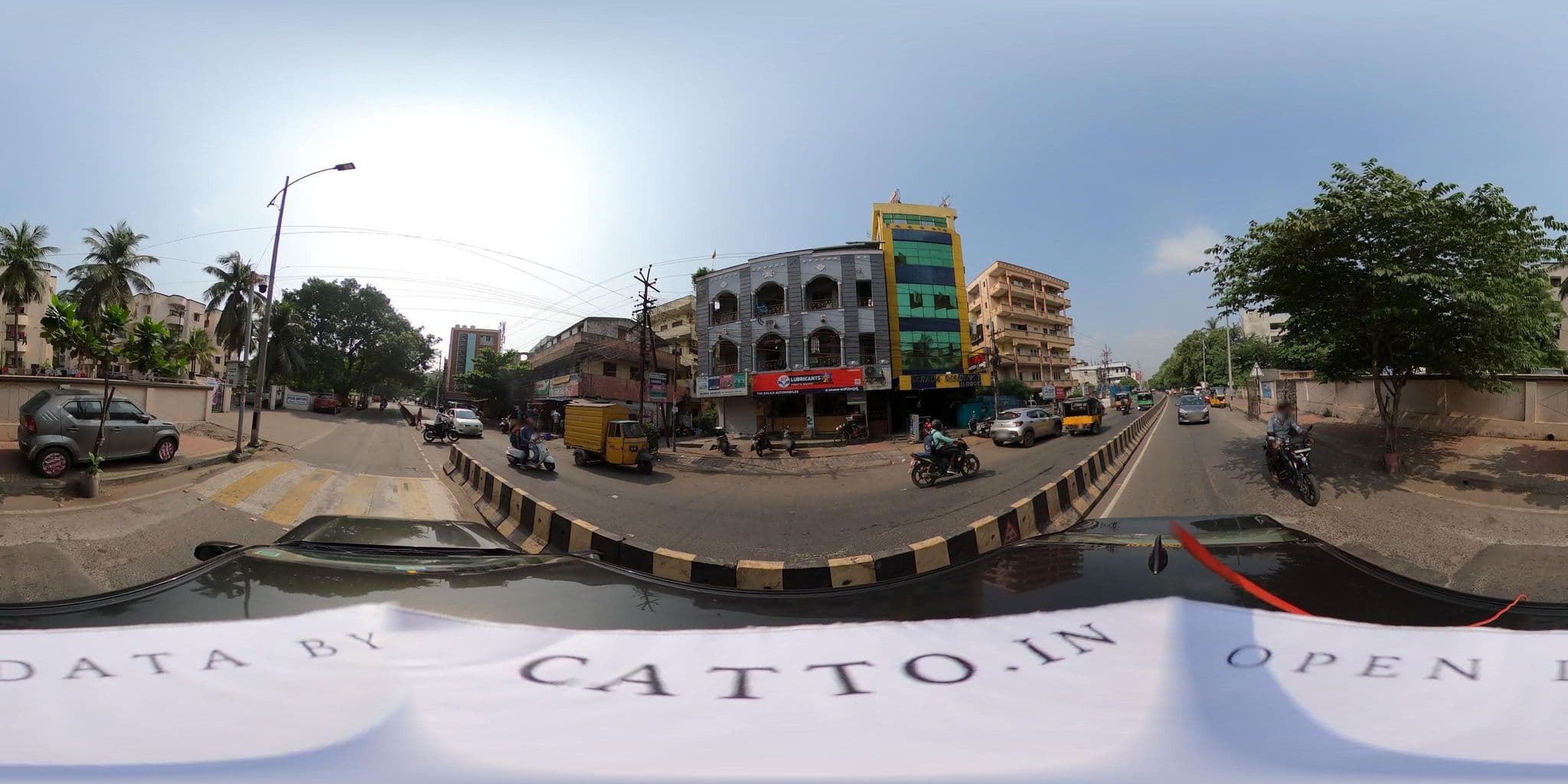 Street view near Sarada Residency, Rasapūdipalem — © Catto (CC BY-SA · Mapillary)