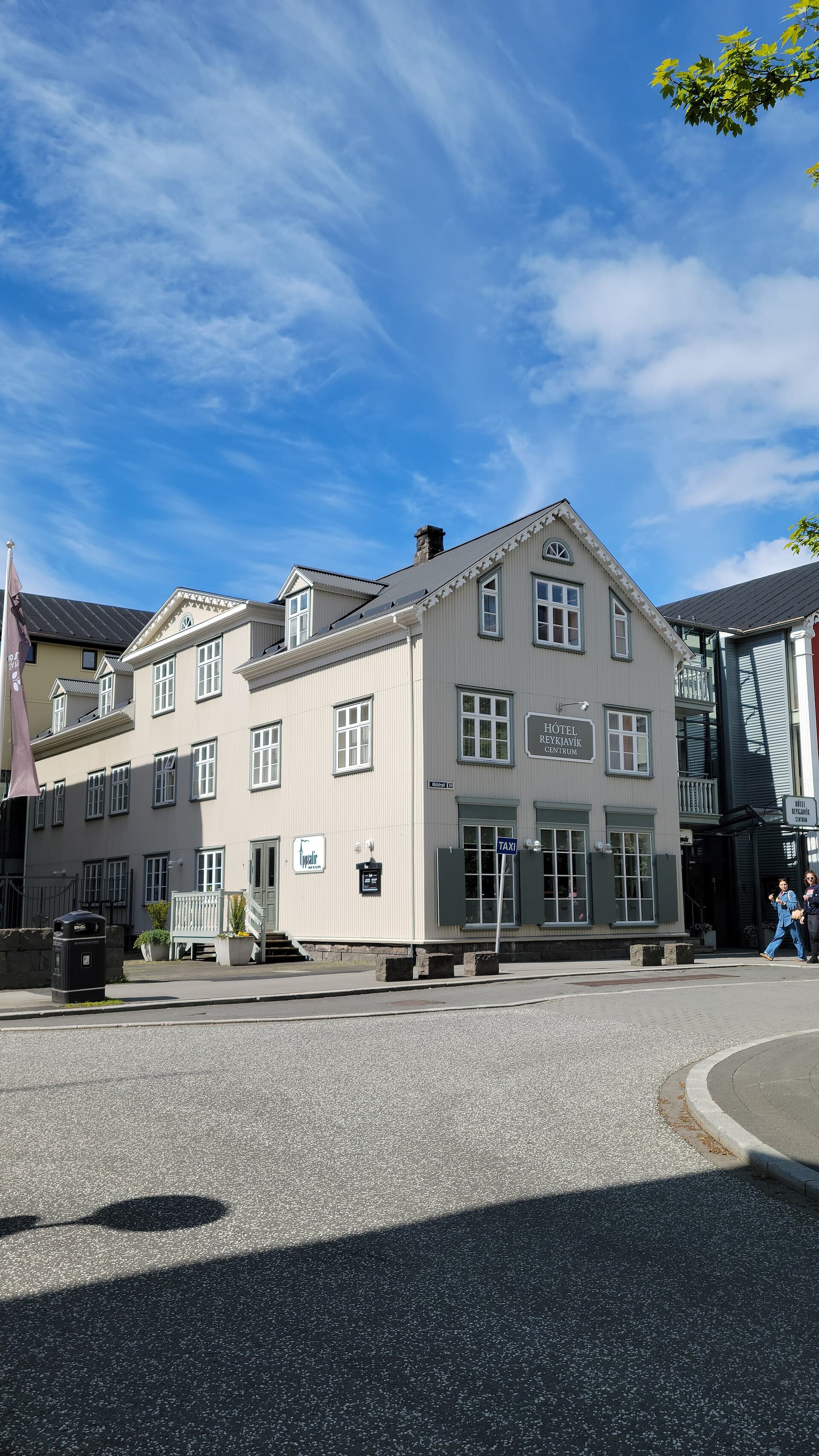 Hotel Reykjavík Centrum (via Wikimedia Commons, CC BY-SA 4.0)
