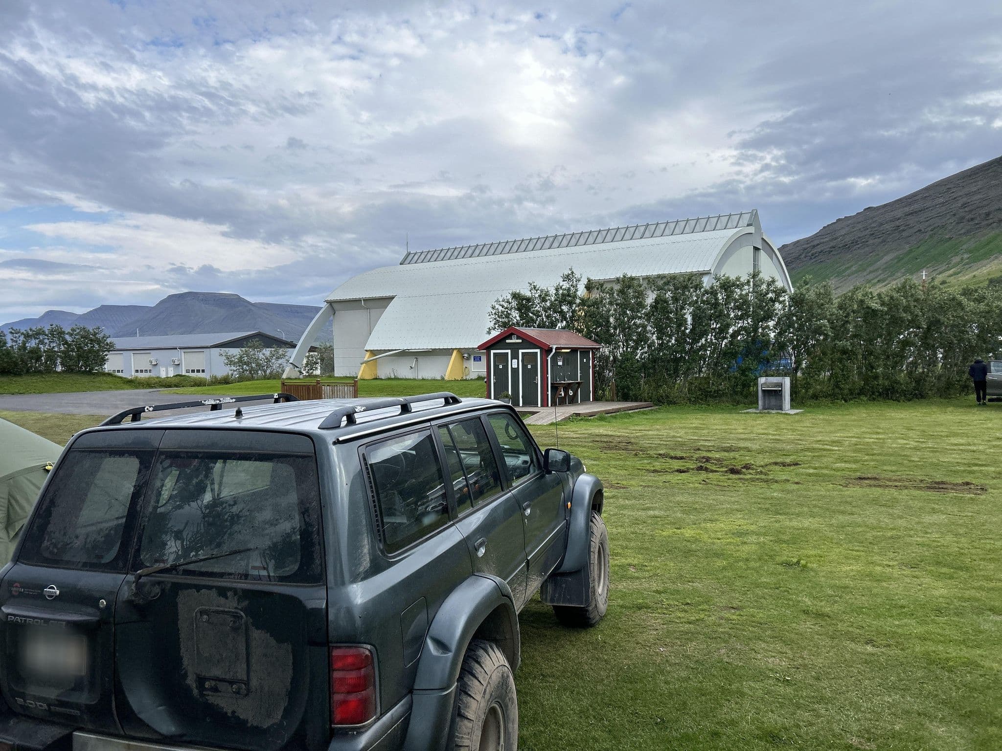 Street view near Tjaldsvæðið Þingeyrarodda, Ísafjörður — © sanderg (CC BY-SA · Mapillary)