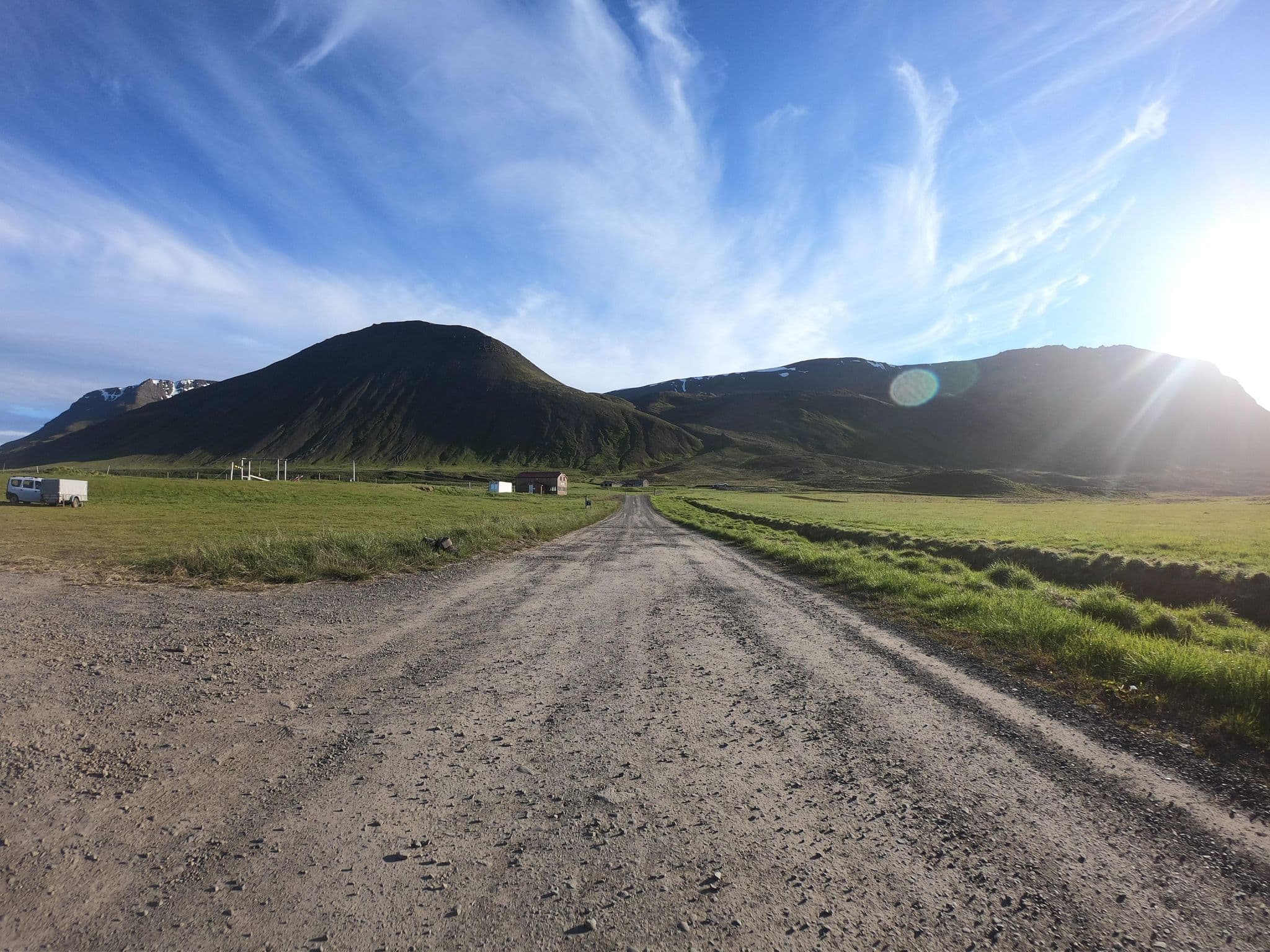 Street view near Tjaldstæðið Grettislaug, Sauðárkrókur — © bartjakob1 (CC BY-SA · Mapillary)