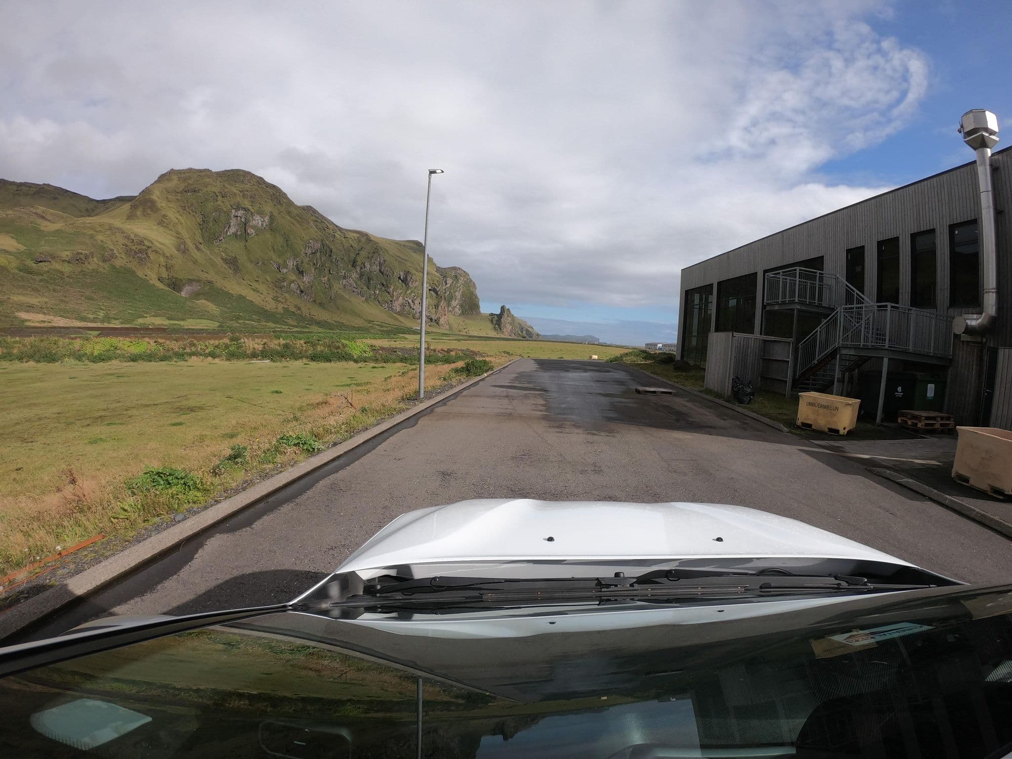 Street view near Hotel Kría, Vestmannaeyjar — © canadarunner (CC BY-SA · Mapillary)