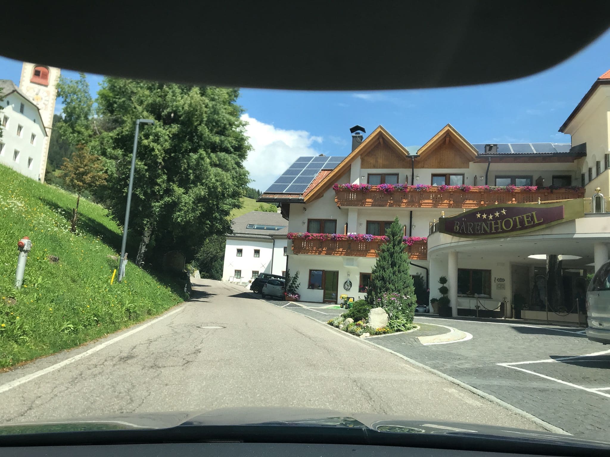 Street view near Bärenhotel, Valdaora di Mezzo — © atze777 (CC BY-SA · Mapillary)