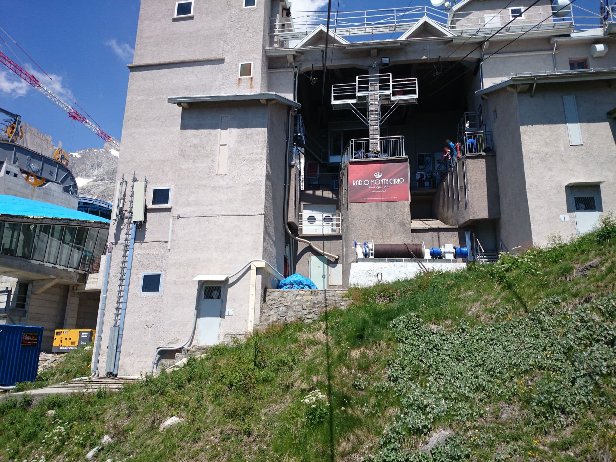 Street view near Rifugio Pavillon, Courmayeur — © peterneubauer (CC BY-SA · Mapillary)