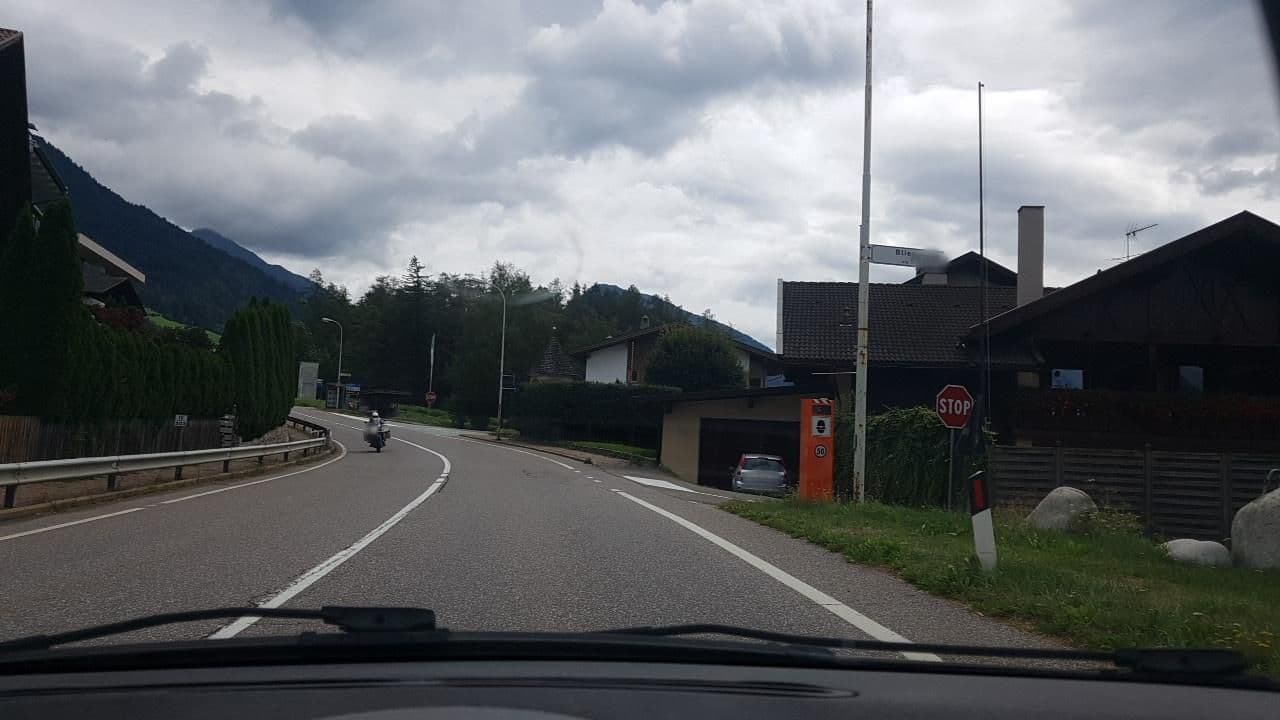 Street view near Lener, Vipiteno — © mik007 (CC BY-SA · Mapillary)