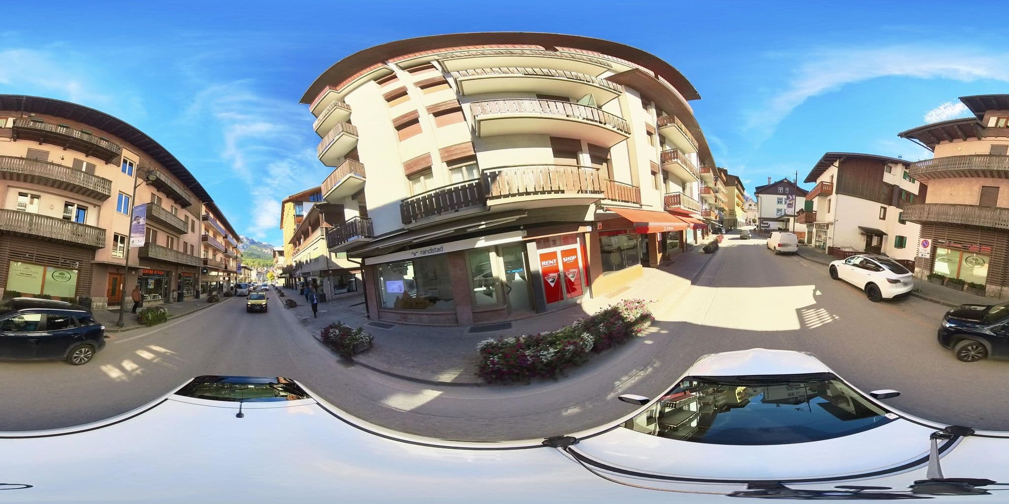 Street view near Hotel De Len, Cortina d'Ampezzo