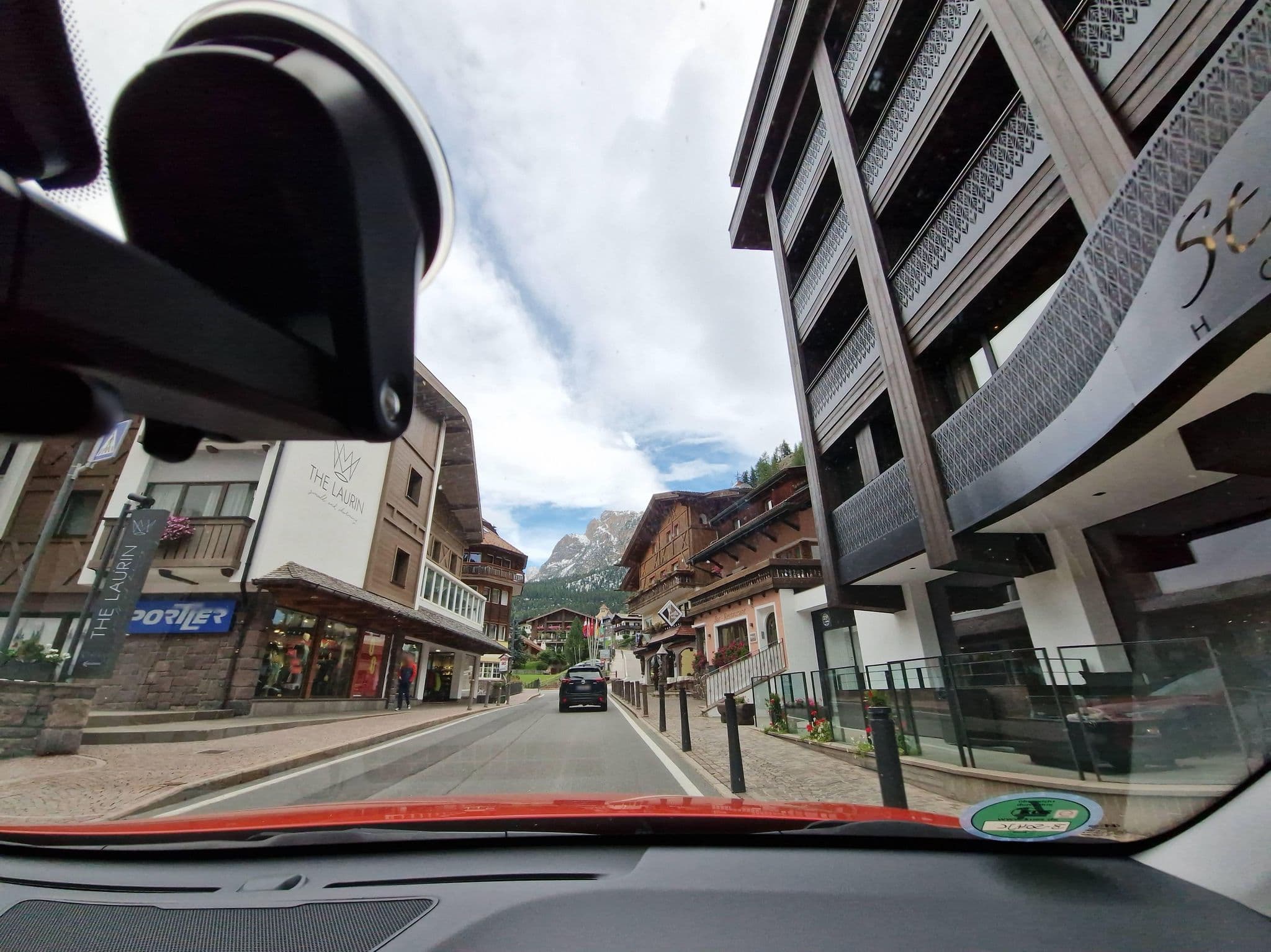 Street view near Hotel Stella, Selva