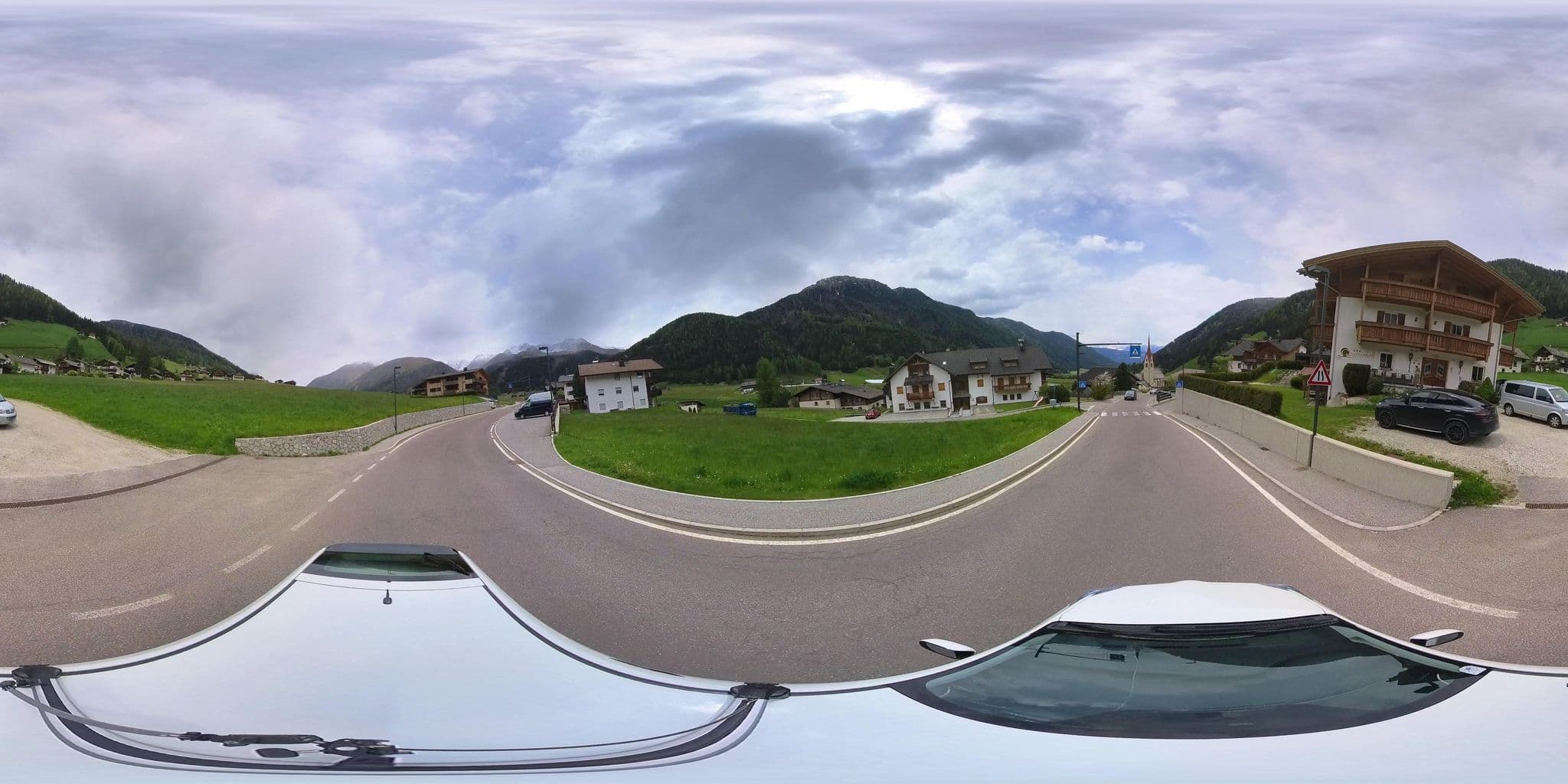 Street view near Gsieserhof, Valle di Casies - Gsies — © osmplus_org (CC BY-SA · Mapillary)