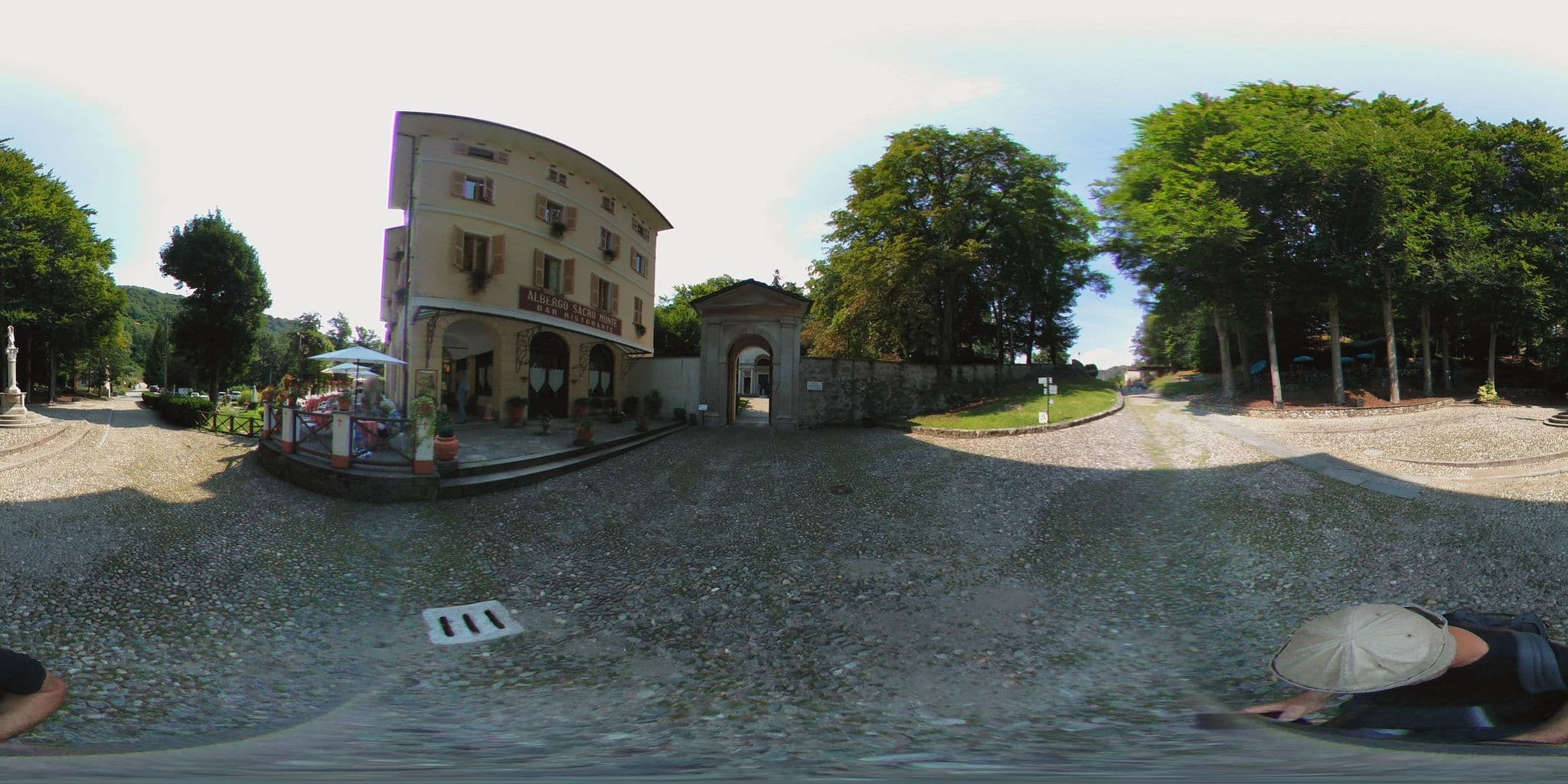 Street view near Vecchio Albergo del Sacro Monte, Varallo — © danielevilla (CC BY-SA · Mapillary)