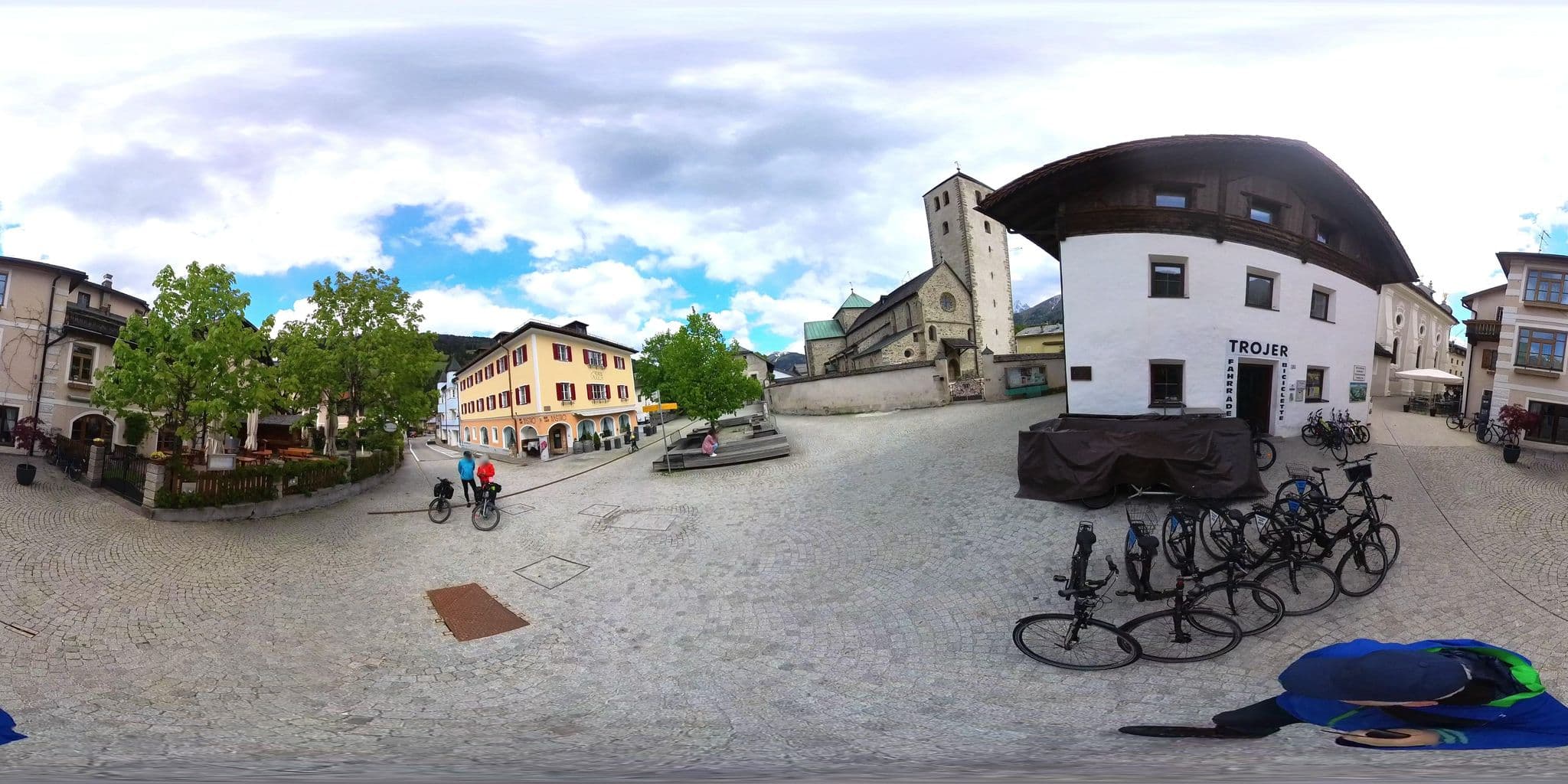 Street view near Weißes Rössl, San Candido — © osmplus_org (CC BY-SA · Mapillary)